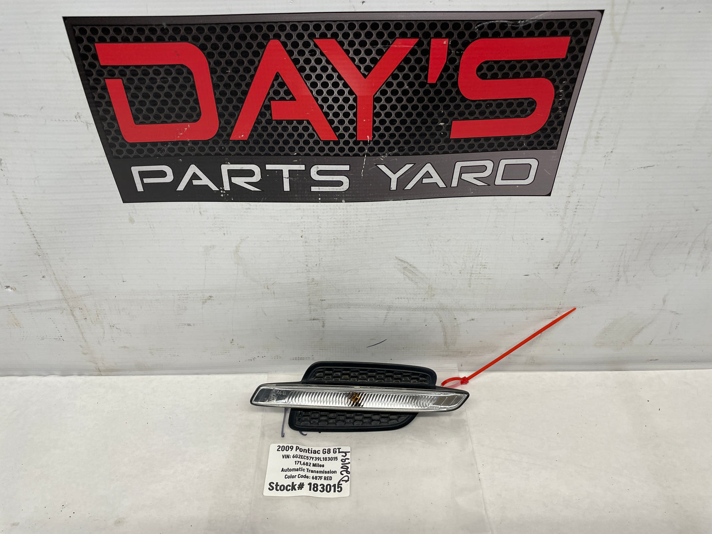 2009 Pontiac G8 GT RH Passenger Front Fender Marker Light OEM - Day's Parts Yard