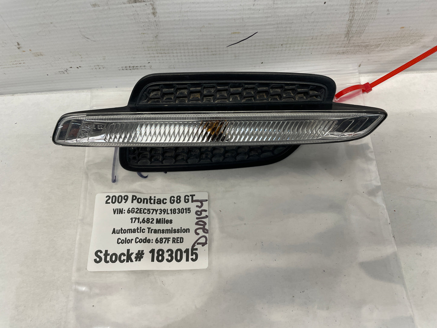 2009 Pontiac G8 GT RH Passenger Front Fender Marker Light OEM - Day's Parts Yard