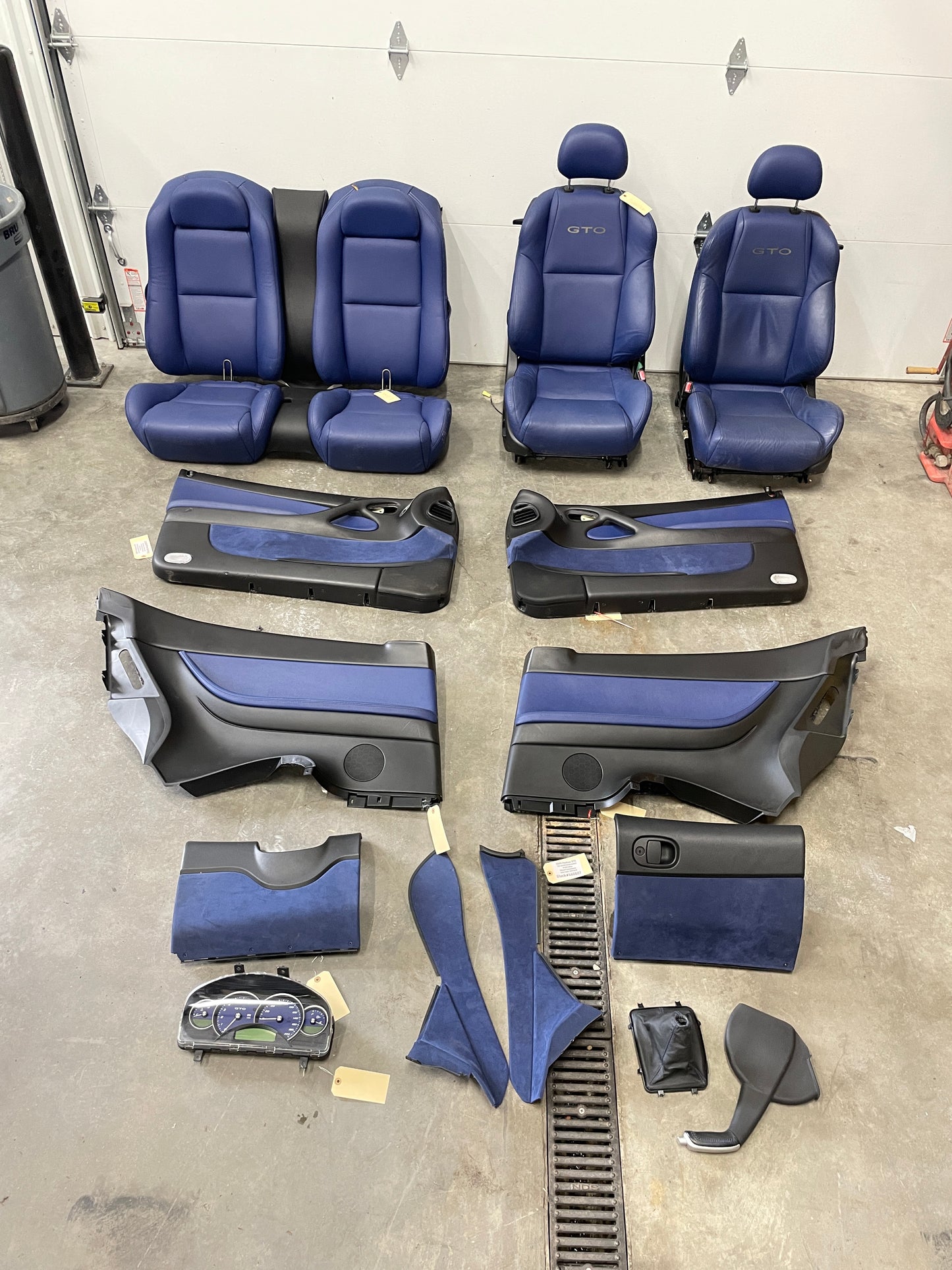 2005 Pontiac GTO Blue Interior Set Seats, Door Panels, Trim Etc. OEM
