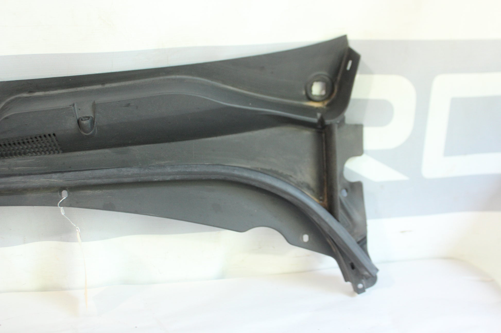 2018 Cadillac CTS-V Windshield Wiper Cowl OEM - Day's Parts Yard