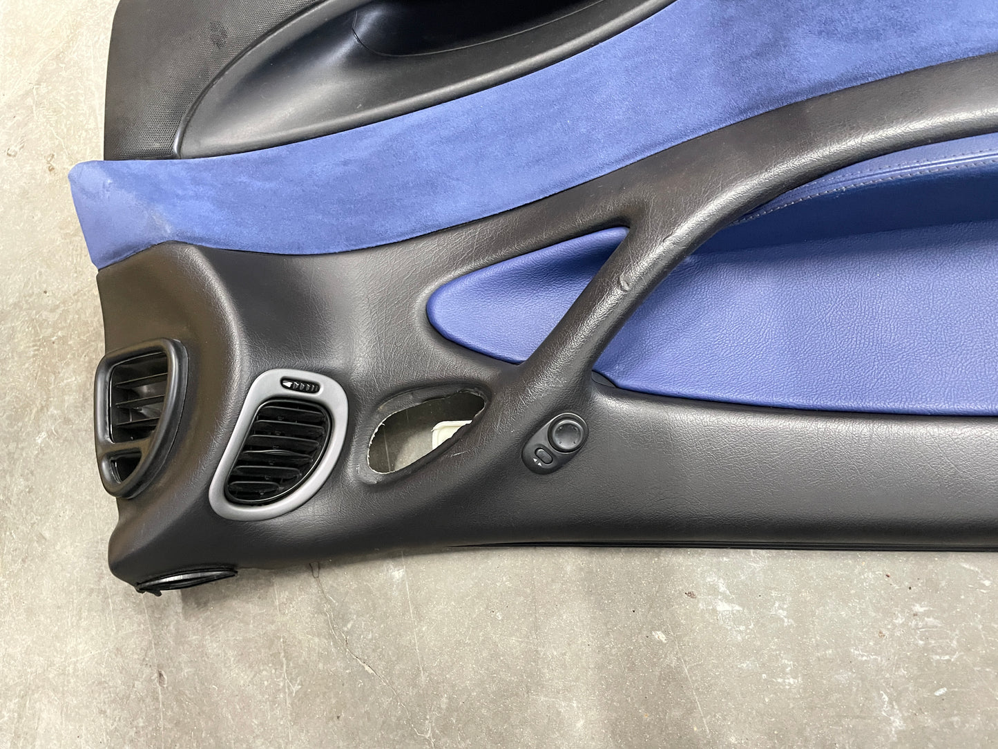 2005 Pontiac GTO Blue Interior Set Seats, Door Panels, Trim Etc. OEM