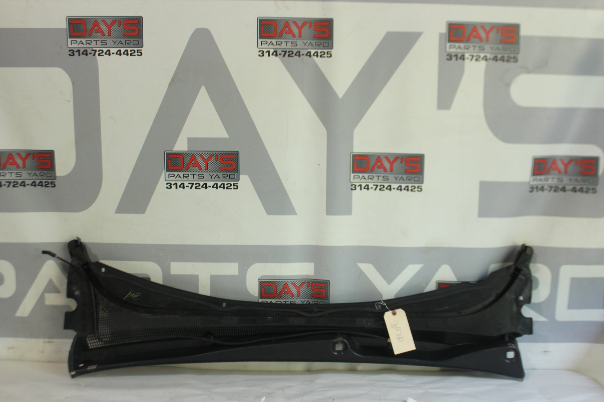 2018 Cadillac CTS-V Windshield Wiper Cowl OEM - Day's Parts Yard