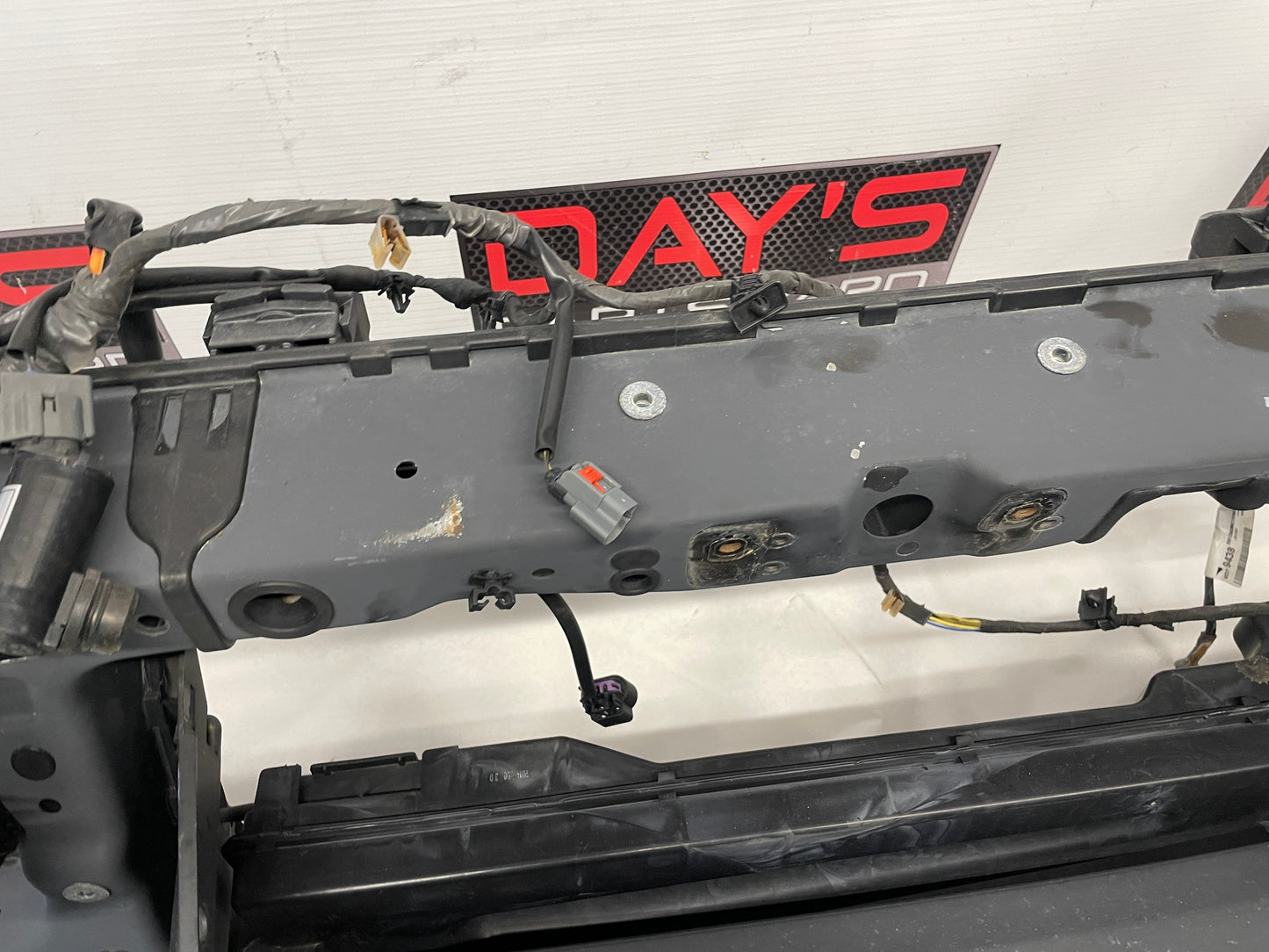 2015 Chevy SS Sedan Front Radiator Core Support Bracket Brace Assembly OEM - Day's Parts Yard