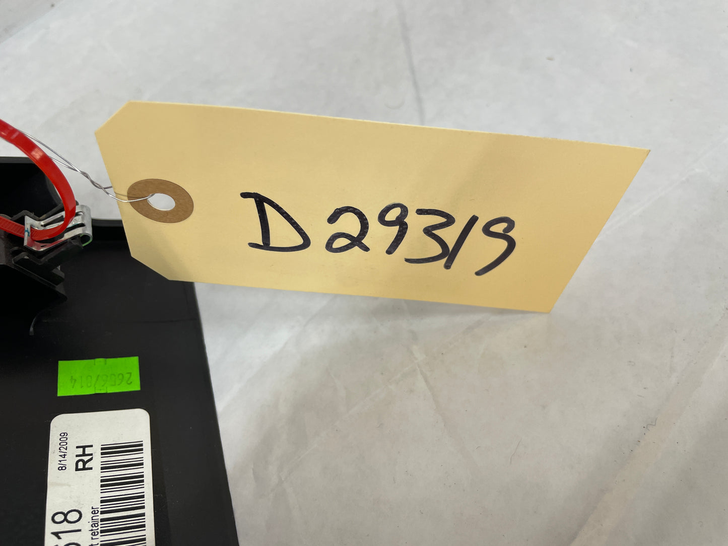 2010 Cadillac CTS-V Sedan RH Passenger Interior Front Sill Carpet Retainer Trim Plate OEM