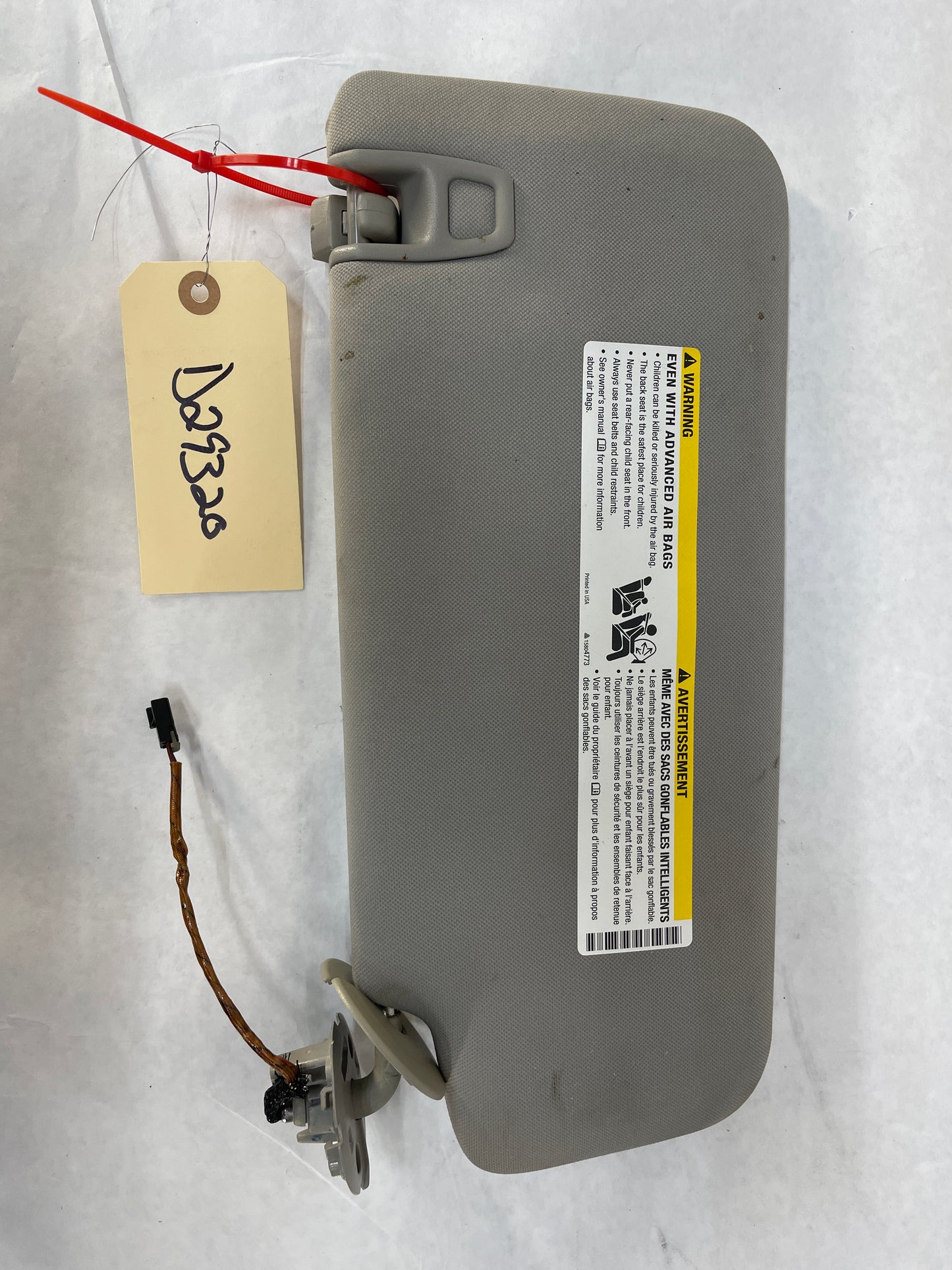 2010 Cadillac CTS-V Sedan RH Passenger Sunvisor Sun Visor Shade w/ Clip OEM