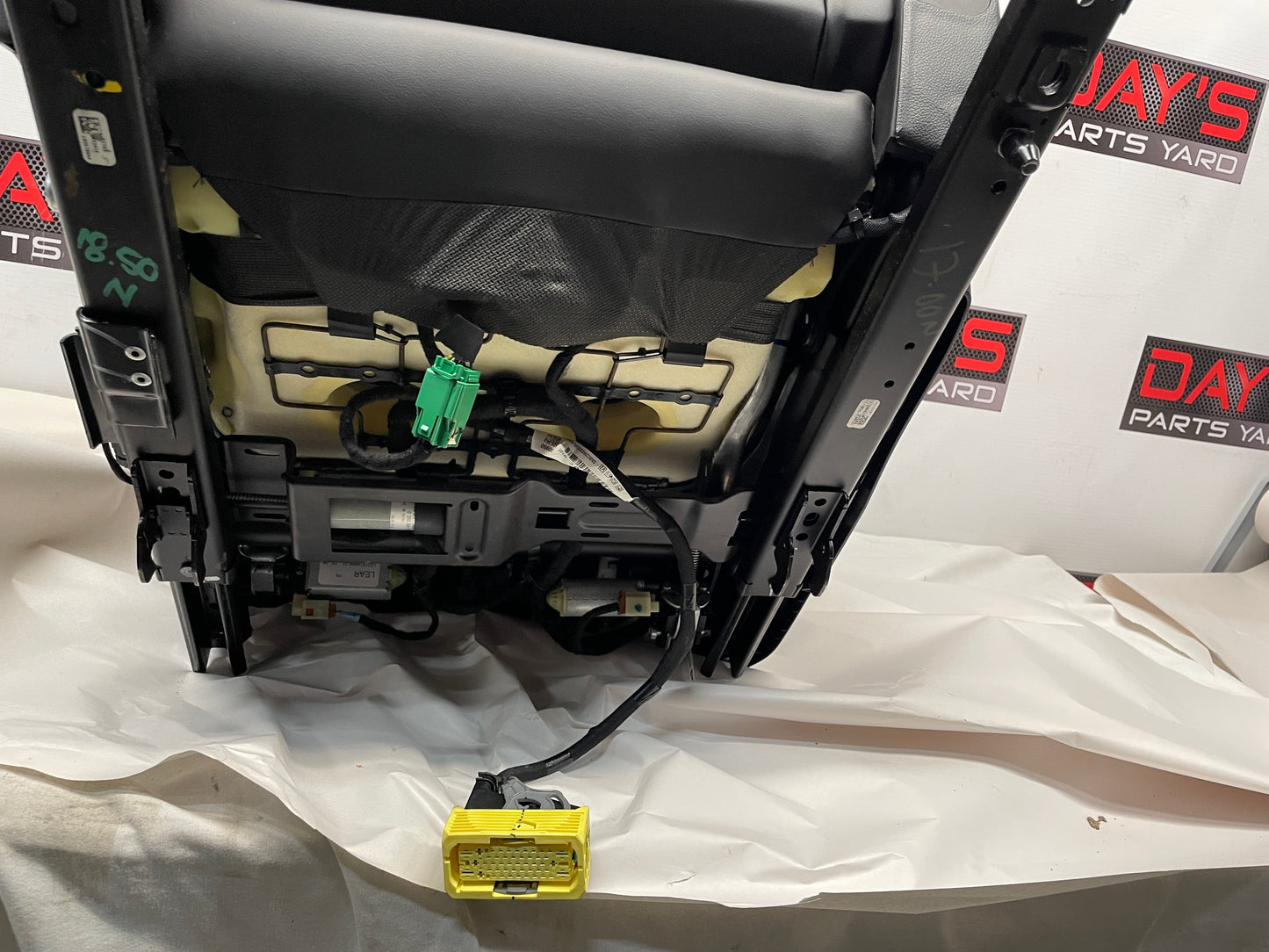 2014 Chevy SS Sedan RH Passenger Front Seat OEM - Day's Parts Yard