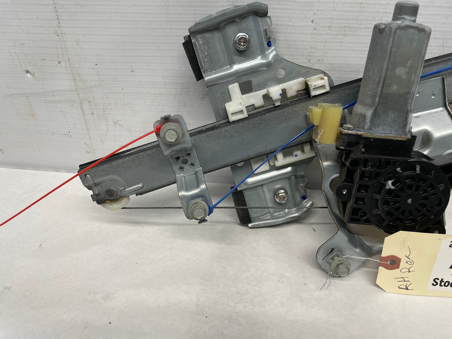 2009 Pontiac G8 GT RH Passenger Rear Door Window Regulator Motor OEM - Day's Parts Yard