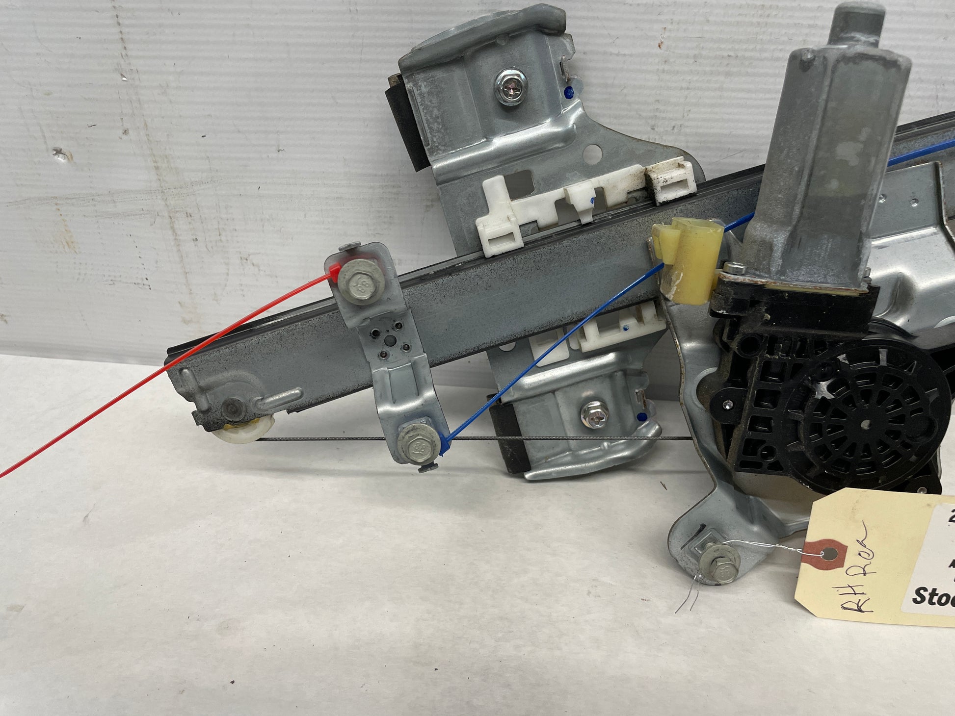 2009 Pontiac G8 GT RH Passenger Rear Door Window Regulator Motor OEM - Day's Parts Yard