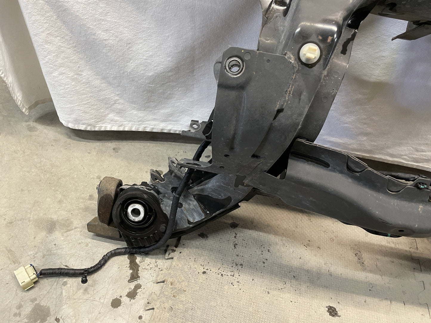 2014 Chevy Caprice PPV Rear Suspension Differential Cradle Subframe K Member OEM - Day's Parts Yard