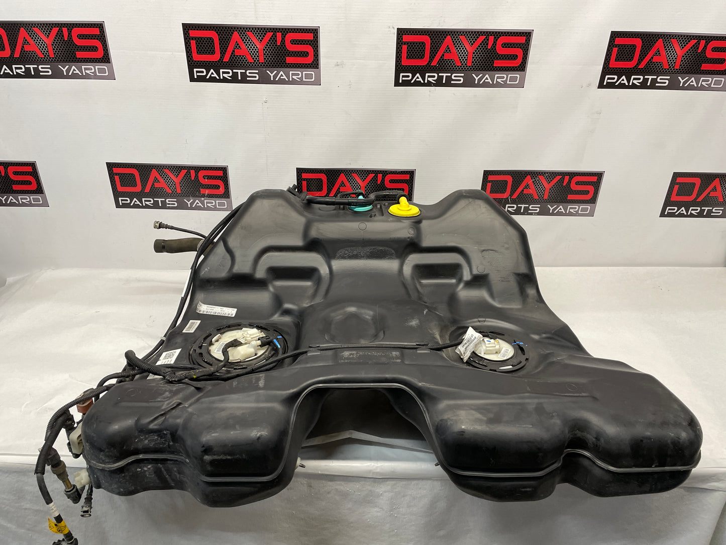 2014 Chevy Caprice PPV Fuel Gas Tank and Charcoal Canister w/ Pumps OEM - Day's Parts Yard