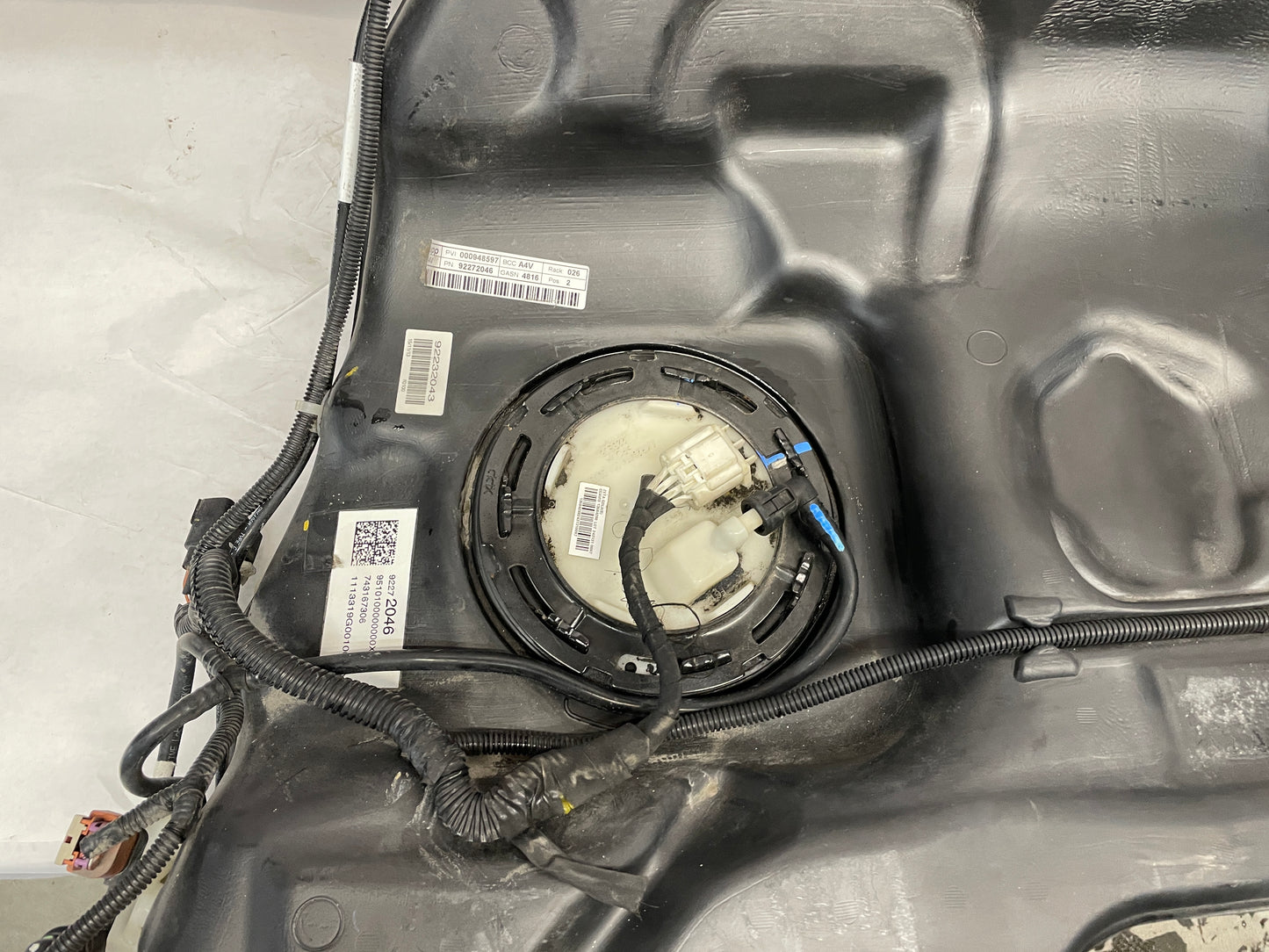 2014 Chevy Caprice PPV Fuel Gas Tank and Charcoal Canister w/ Pumps OEM - Day's Parts Yard