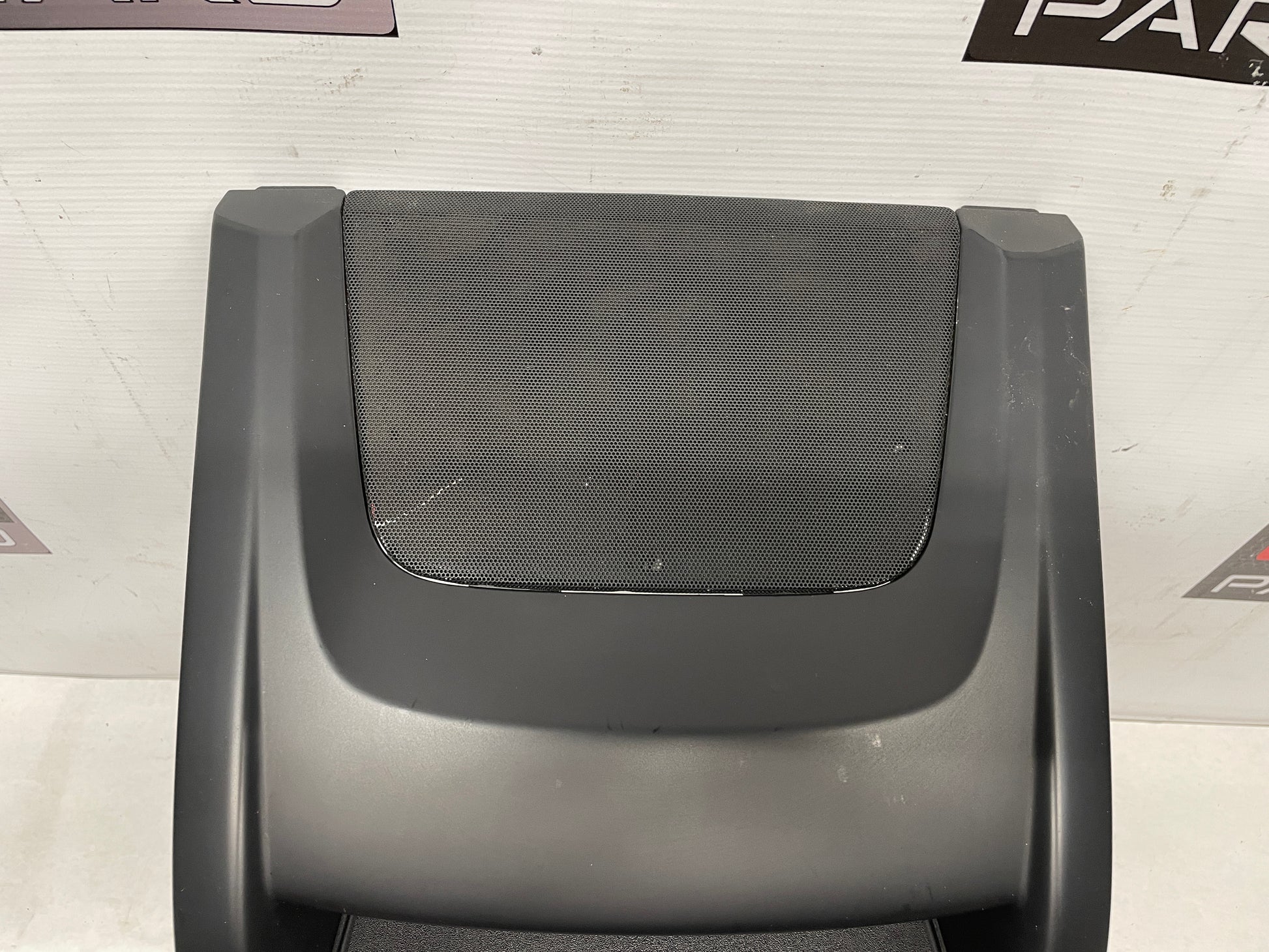 2009 Pontiac G8 GT Dash Radio Dash Bezel OEM - Day's Parts Yard