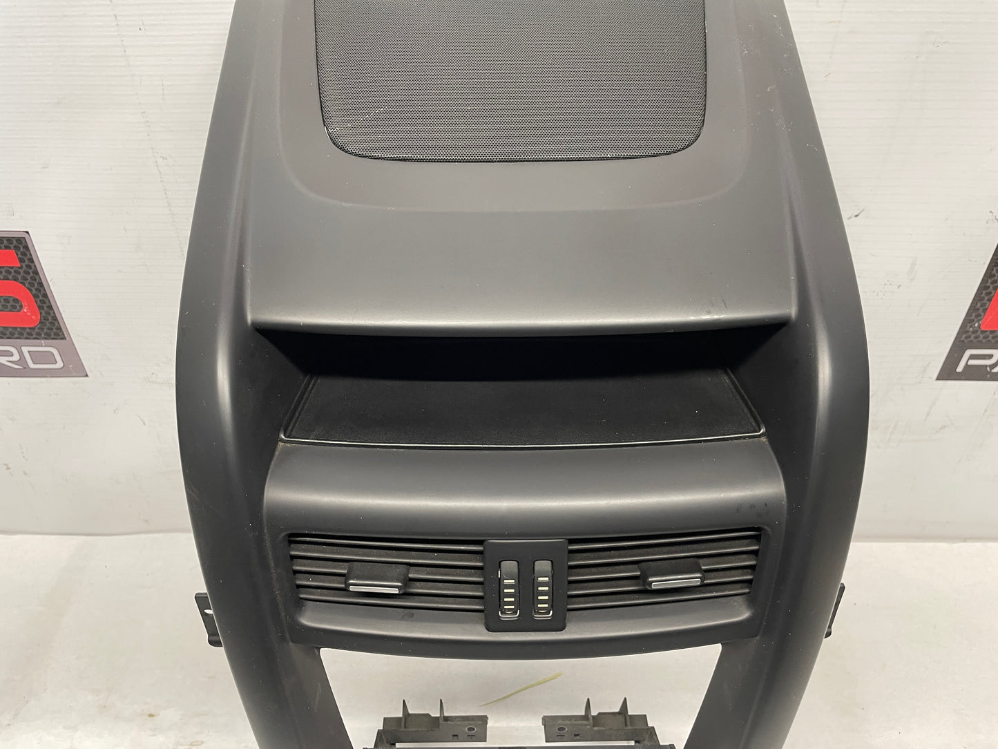 2009 Pontiac G8 GT Dash Radio Dash Bezel OEM - Day's Parts Yard