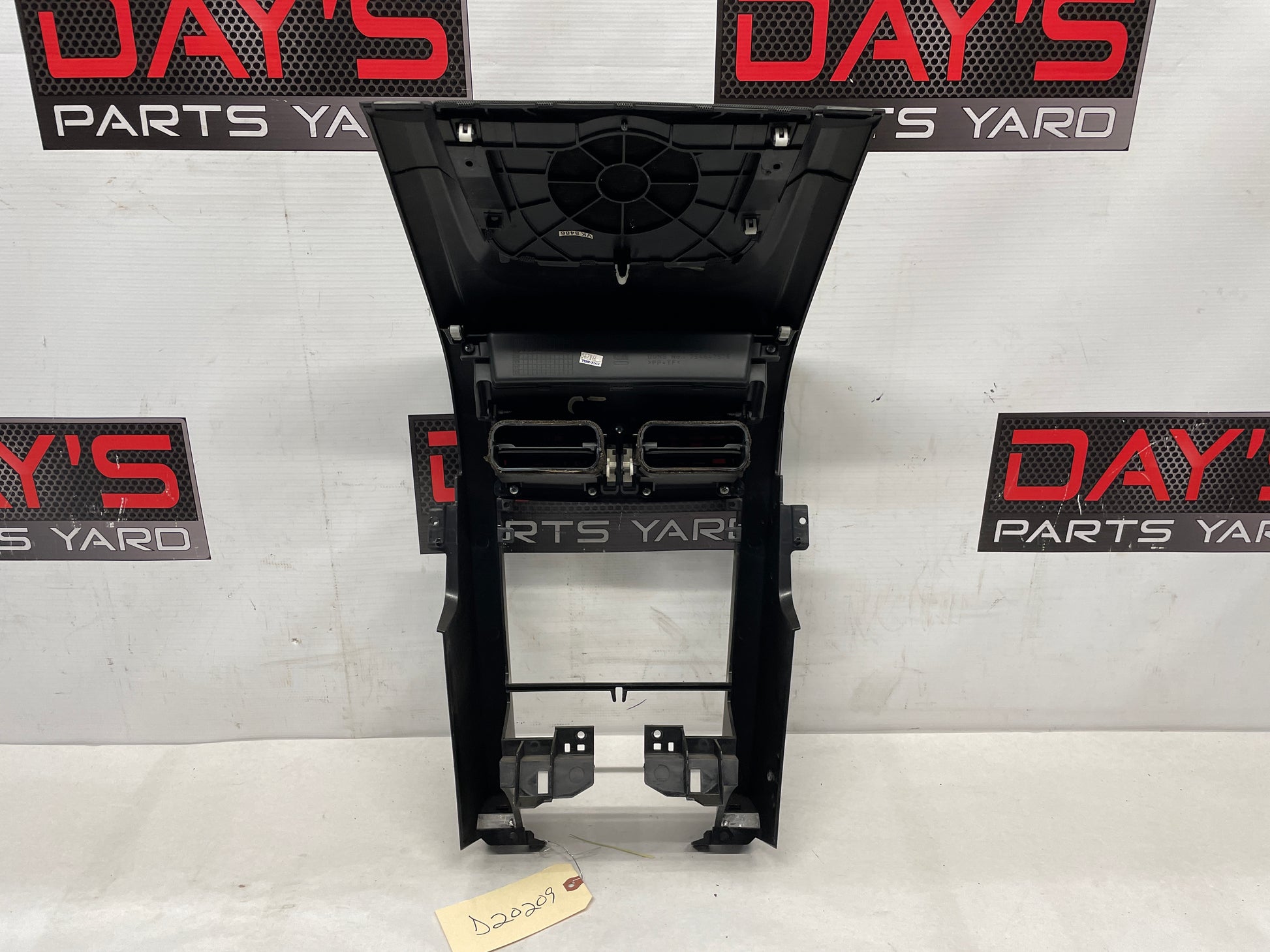 2009 Pontiac G8 GT Dash Radio Dash Bezel OEM - Day's Parts Yard