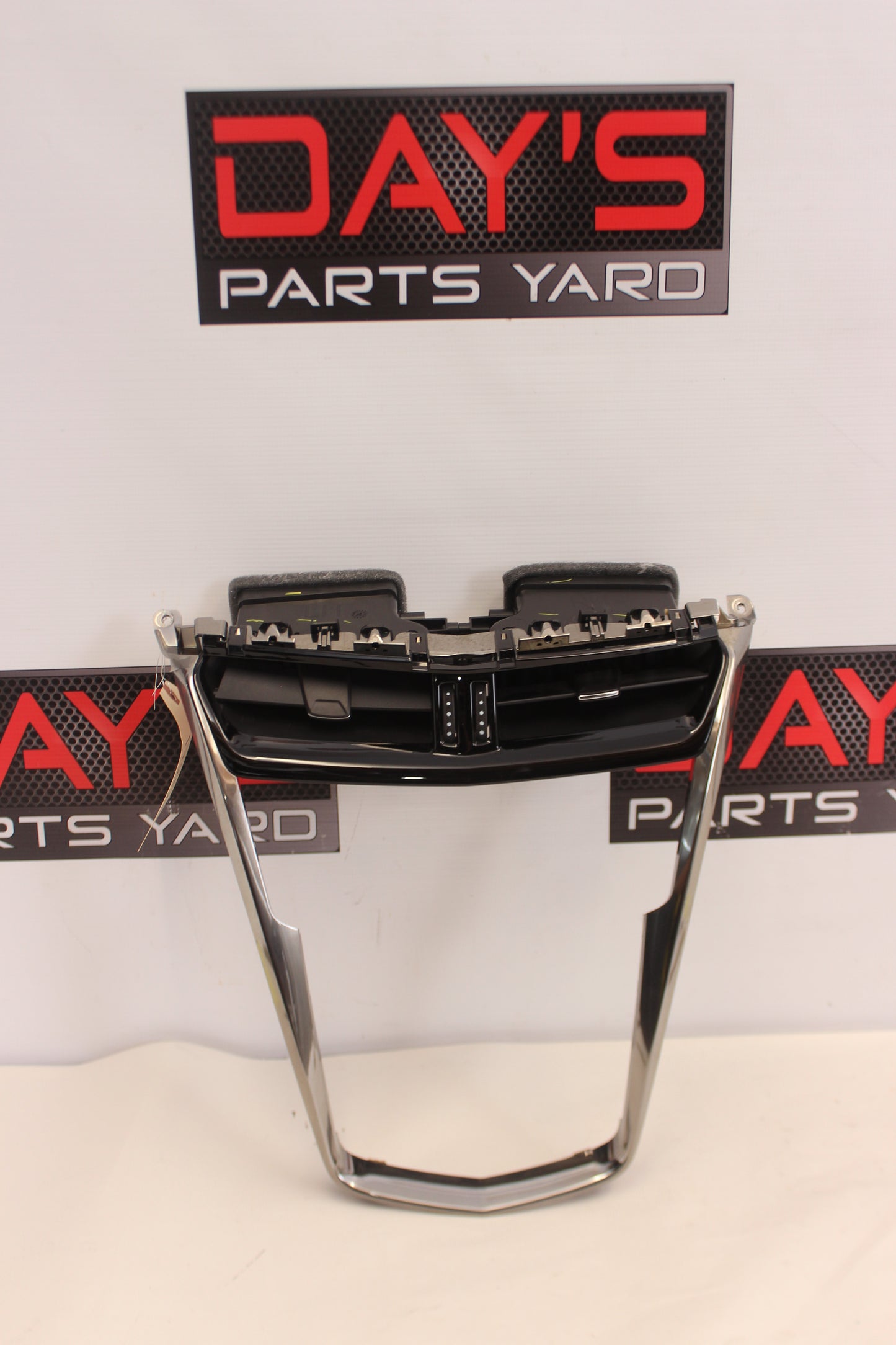 2018 Cadillac CTS-V Front Center Dash Air Vent Trim Screen Bezel OEM - Day's Parts Yard