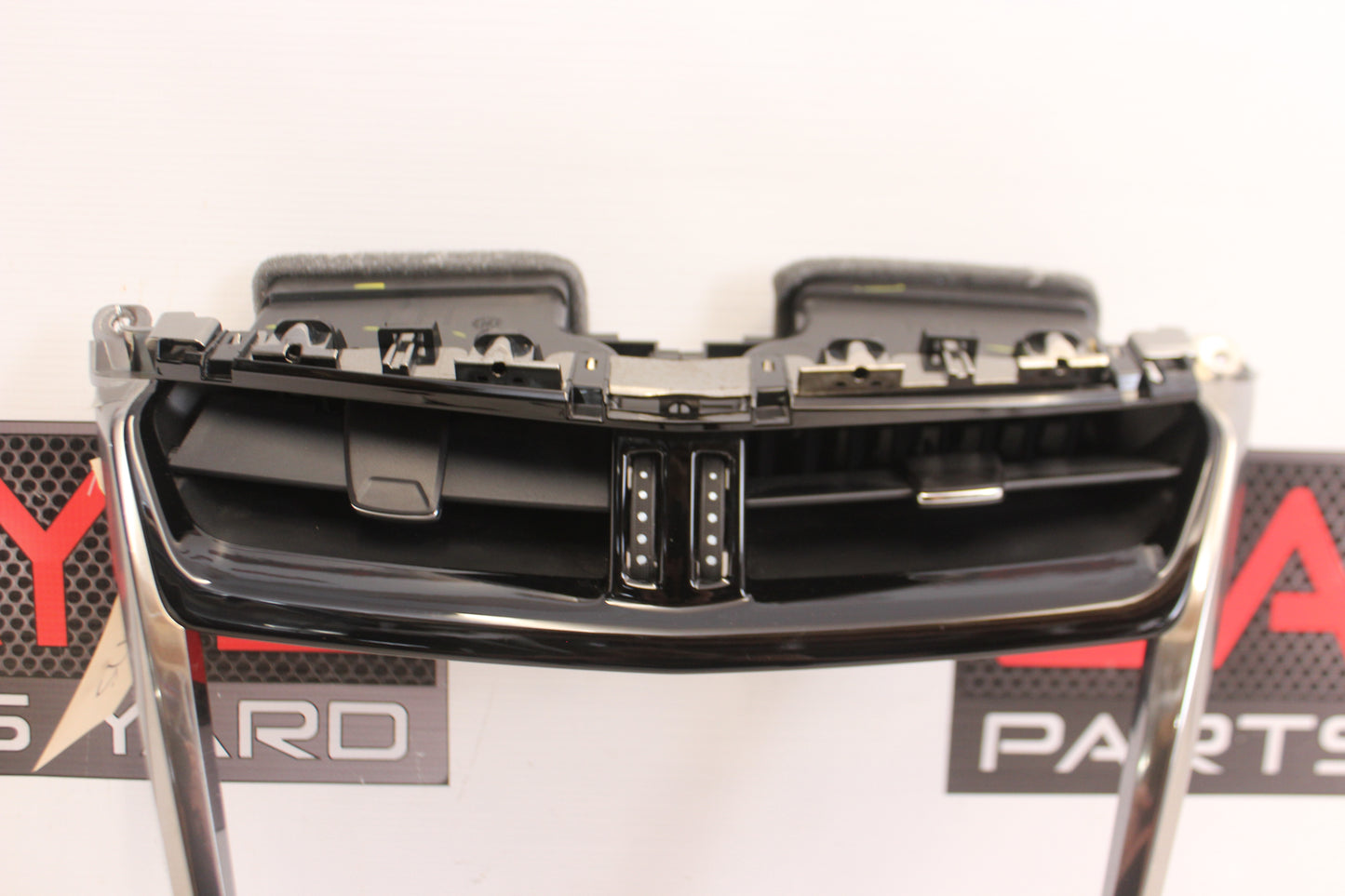 2018 Cadillac CTS-V Front Center Dash Air Vent Trim Screen Bezel OEM - Day's Parts Yard