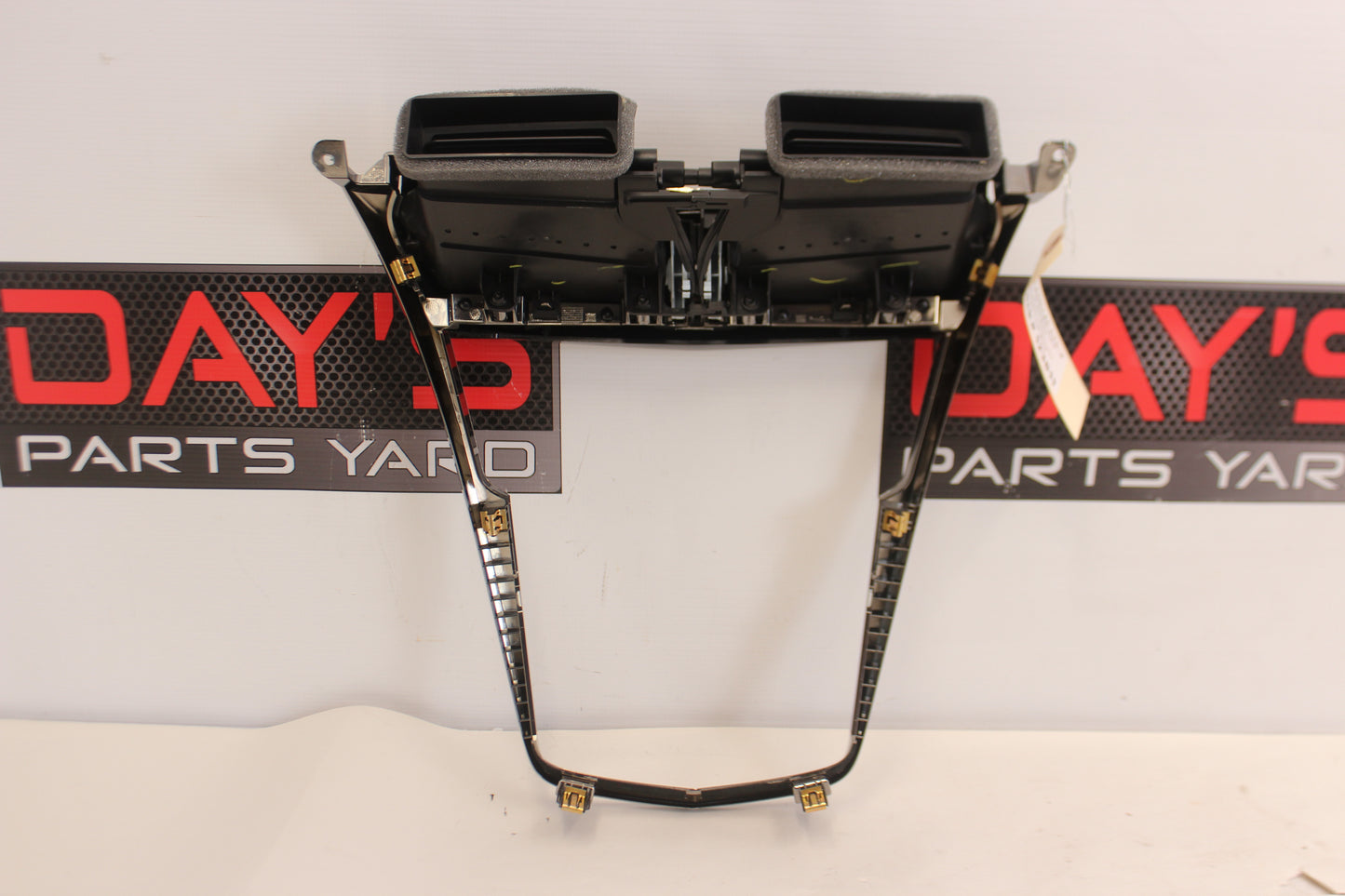 2018 Cadillac CTS-V Front Center Dash Air Vent Trim Screen Bezel OEM - Day's Parts Yard