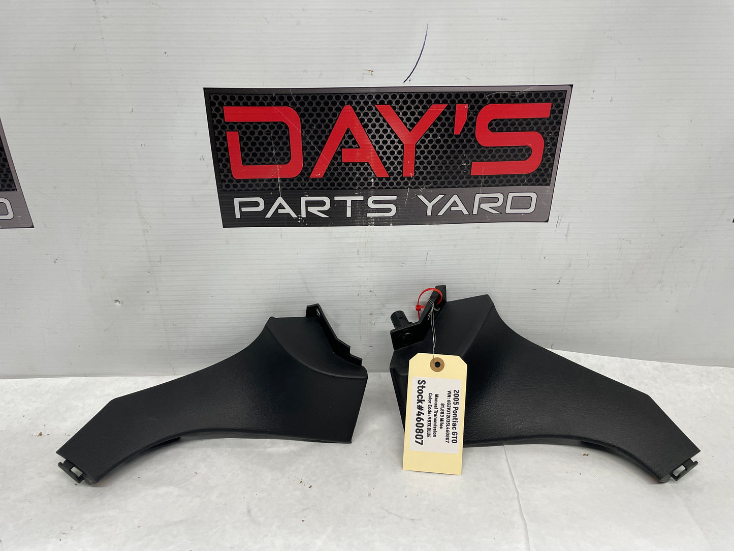 2005 Pontiac GTO RH & LH Center Console Dash Trim Moldings OEM - Day's Parts Yard
