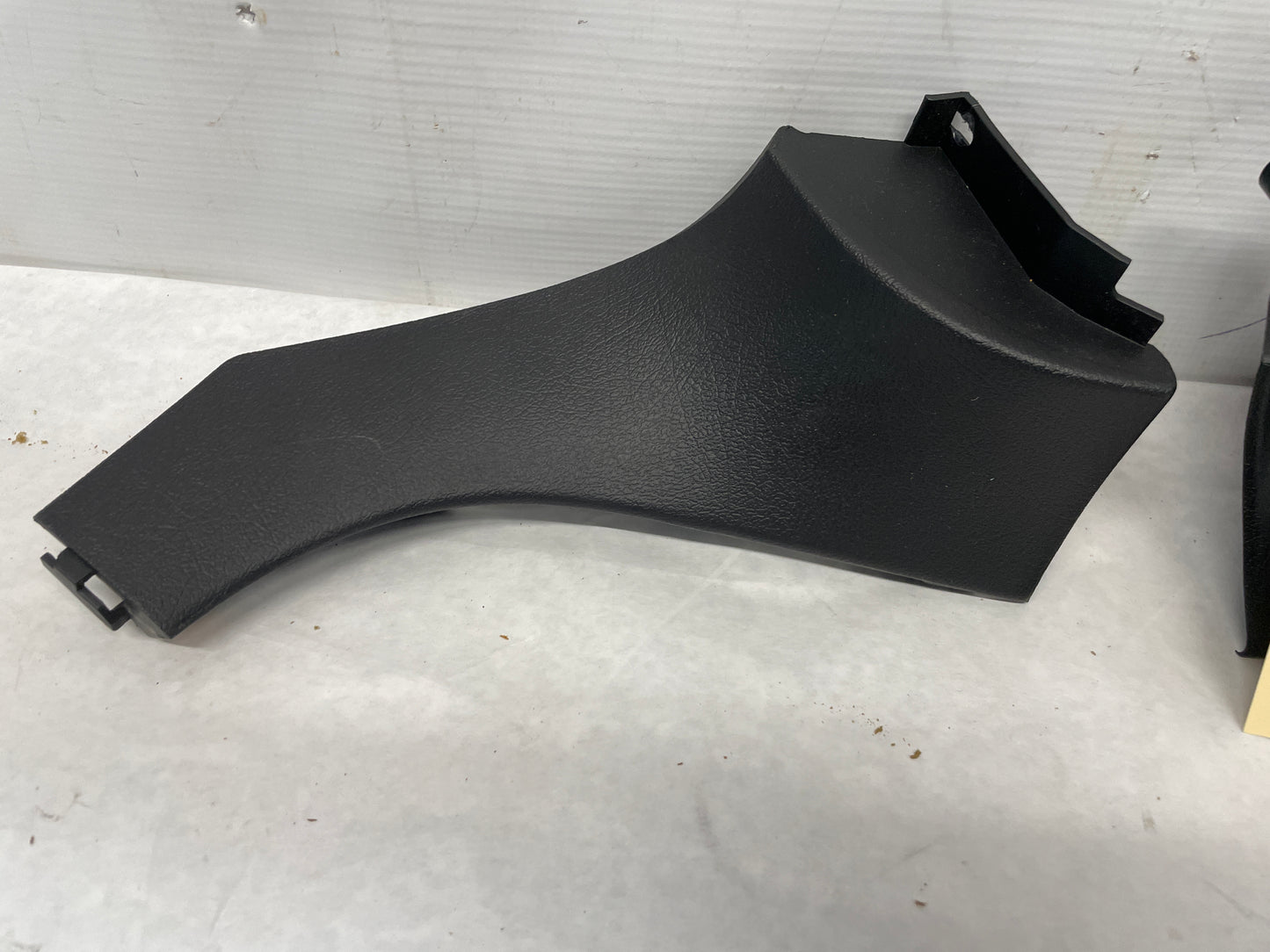 2005 Pontiac GTO RH & LH Center Console Dash Trim Moldings OEM - Day's Parts Yard