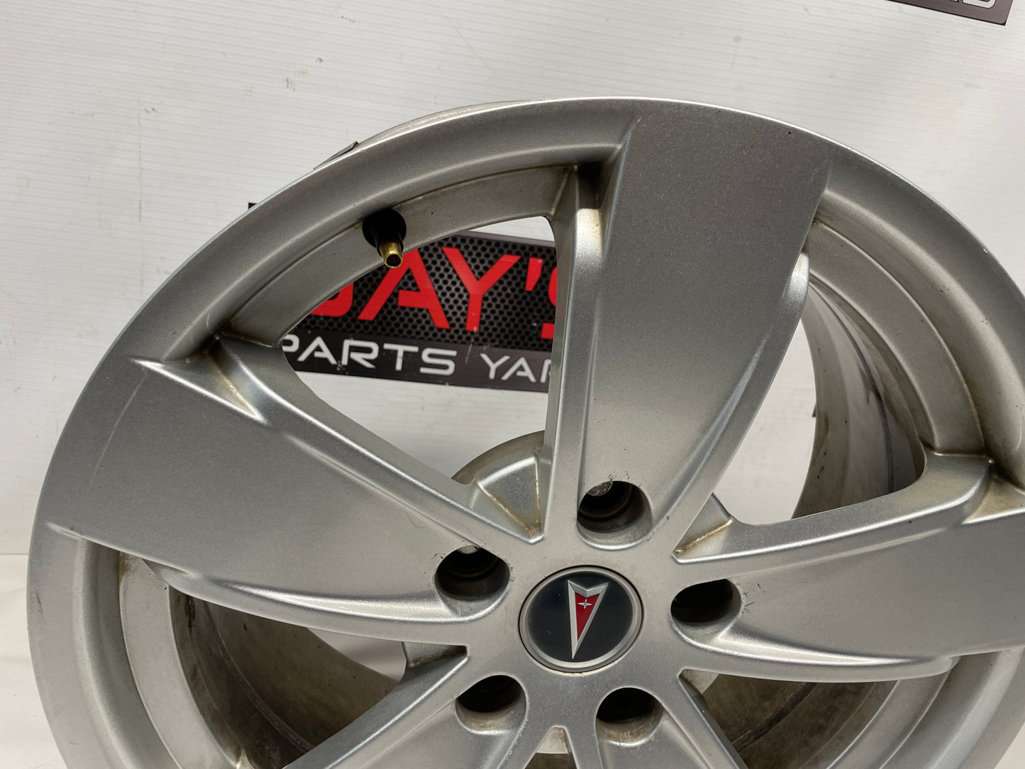 2004 Pontiac GTO Factory OEM Wheel 17X8 OEM - Day's Parts Yard