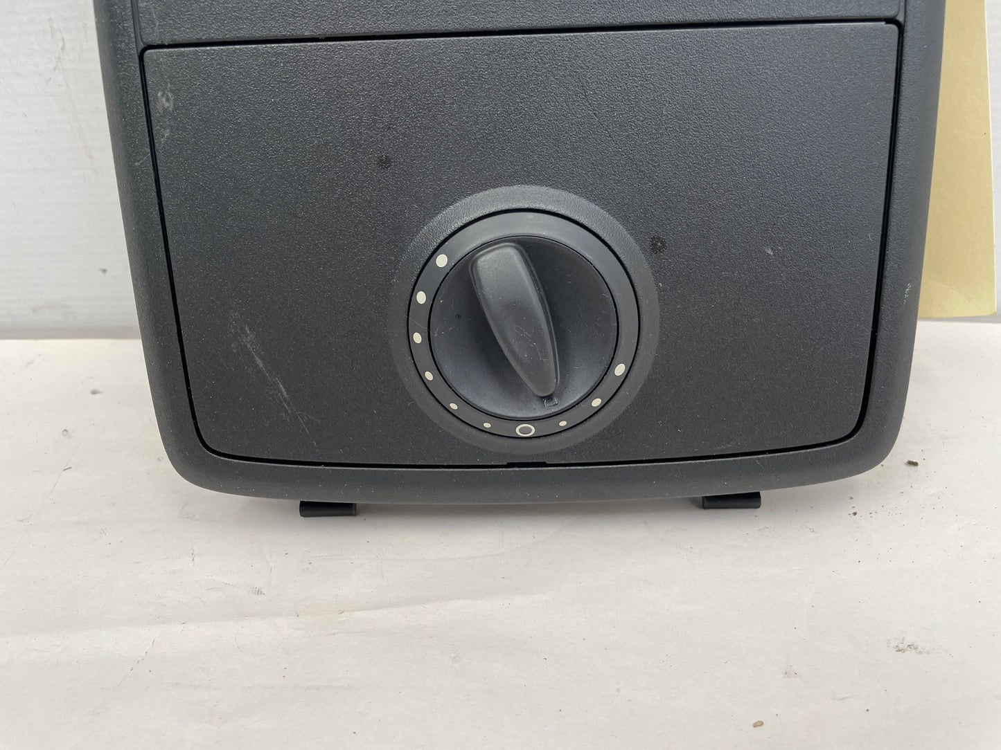 2009 Pontiac G8 Base Over Head Console Dome Light OEM - Day's Parts Yard