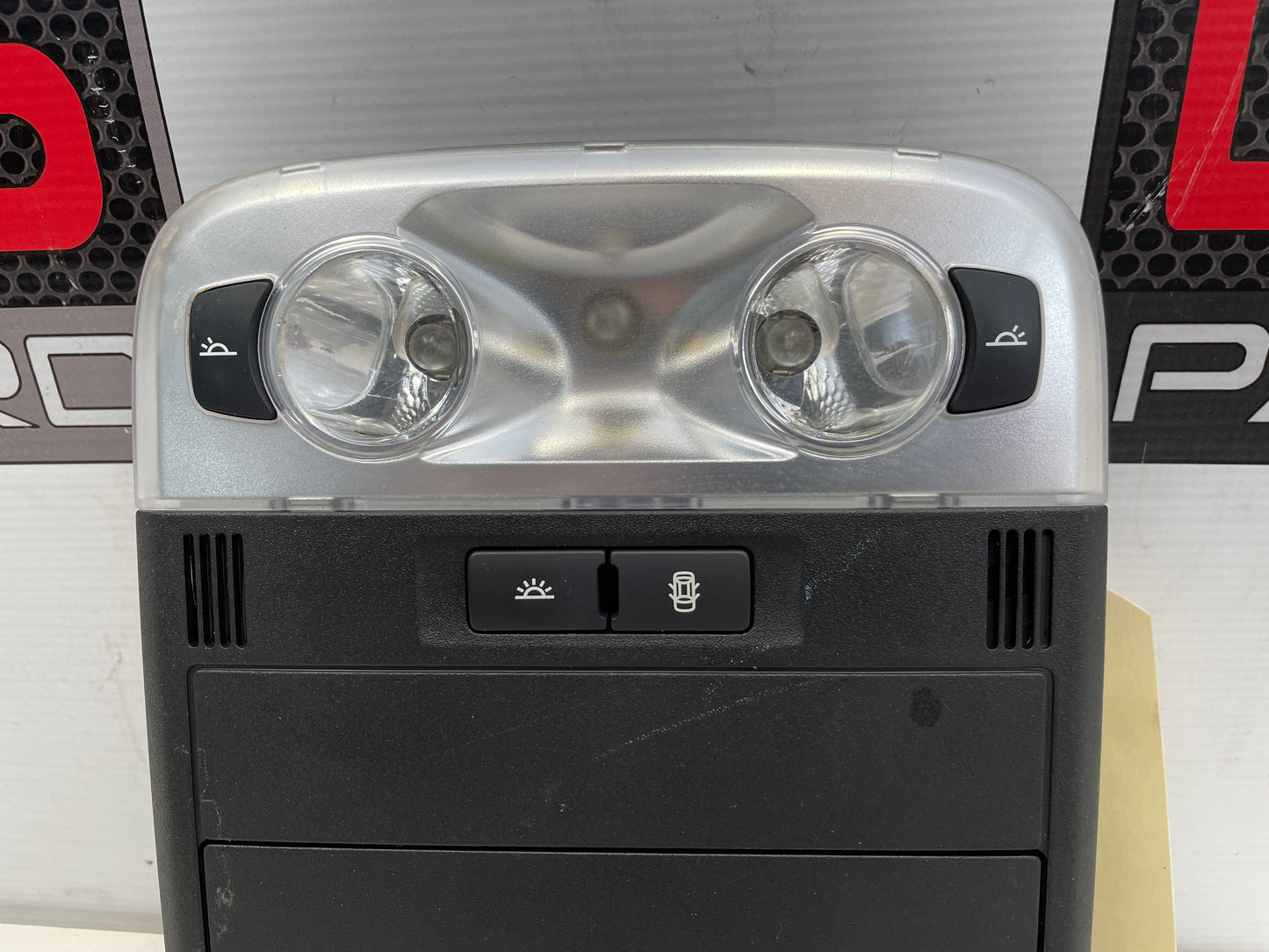 2009 Pontiac G8 Base Over Head Console Dome Light OEM - Day's Parts Yard