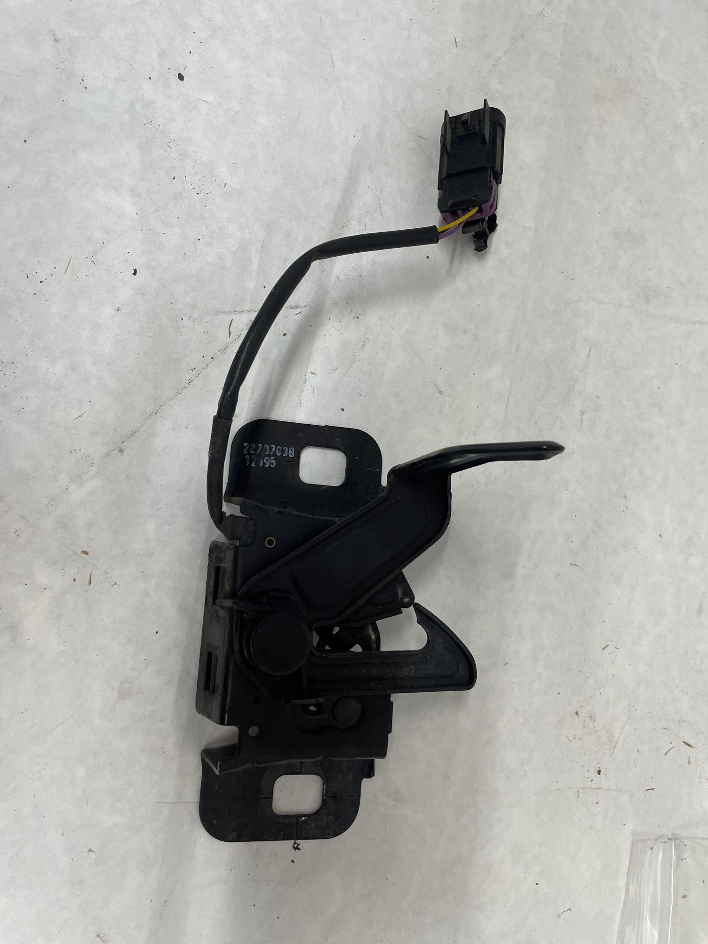 2013 Chevy Camaro ZL1 Hood Lock Latch OEM - Day's Parts Yard