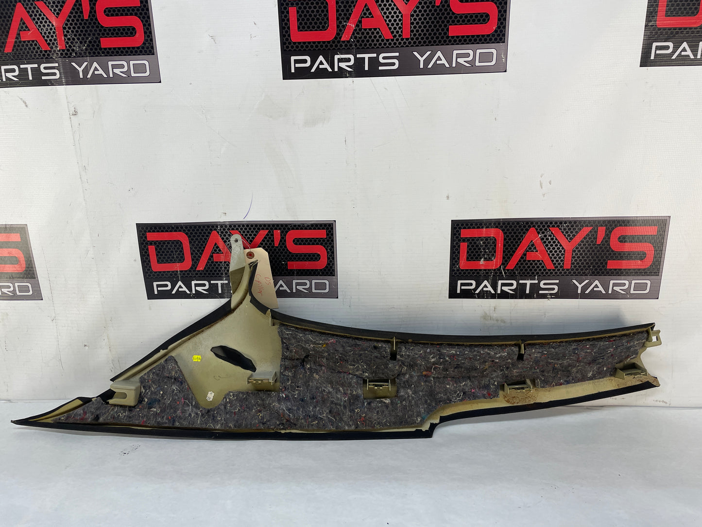 2005 Pontiac GTO LH Driver Rear Interior Quarter C Pillar Seat Belt Cover Trim Panel OEM - Day's Parts Yard