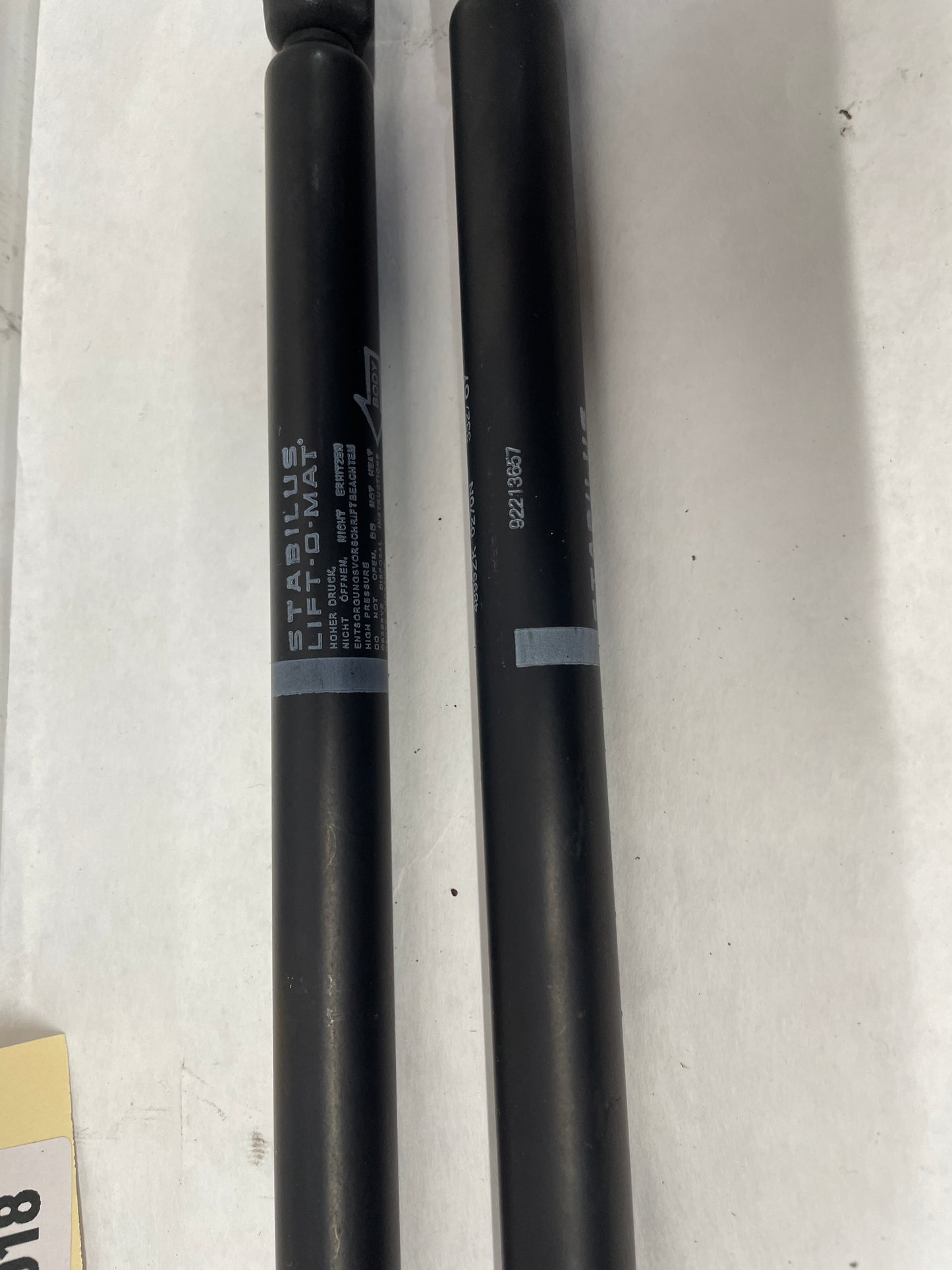 2008 Pontiac G8 GT RH & LH Hood Lift Support Struts OEM - Day's Parts Yard