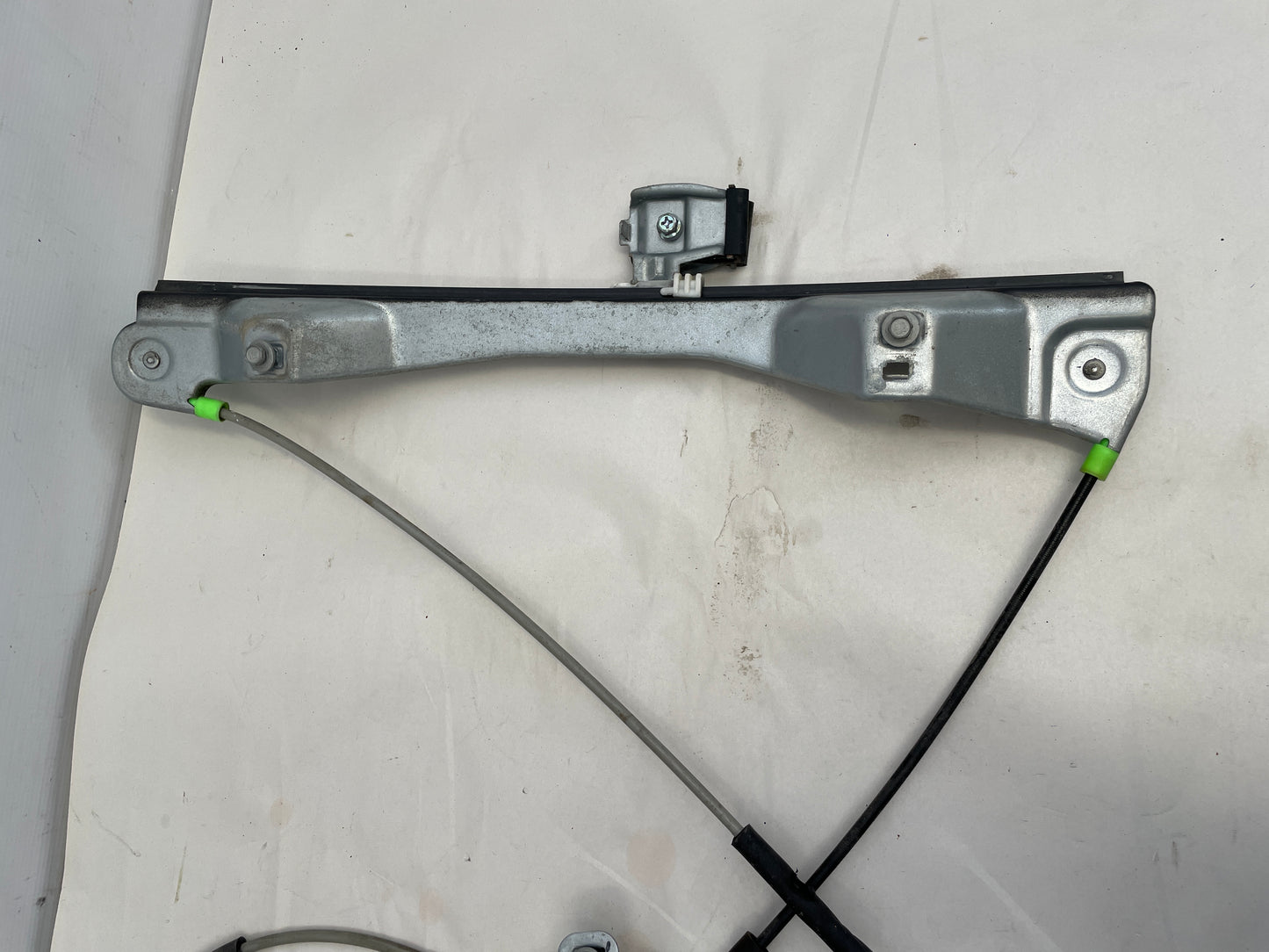2009 Pontiac G8 Base Front LH Driver Door Window Regulator Motor OEM - Day's Parts Yard