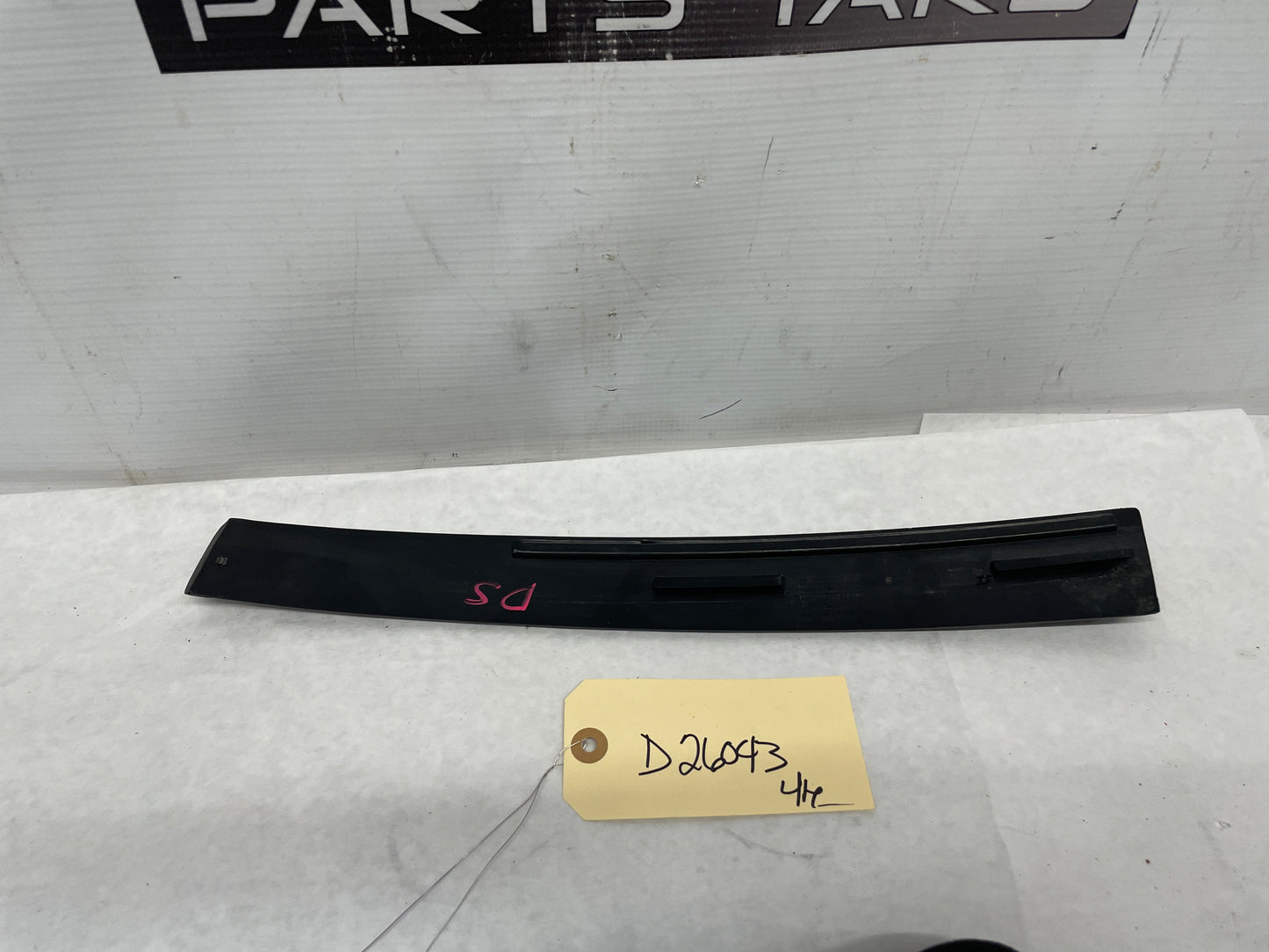 2005 Pontiac GTO LH Driver Exterior B Pillar Window Trim Applique Cover OEM - Day's Parts Yard