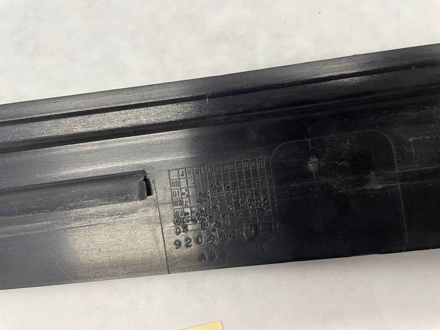2005 Pontiac GTO LH Driver Exterior B Pillar Window Trim Applique Cover OEM - Day's Parts Yard