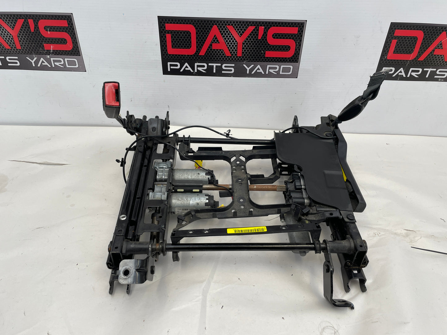2009 Pontiac G8 Base Front LH Driver Seat Track Frame Electric OEM - Day's Parts Yard