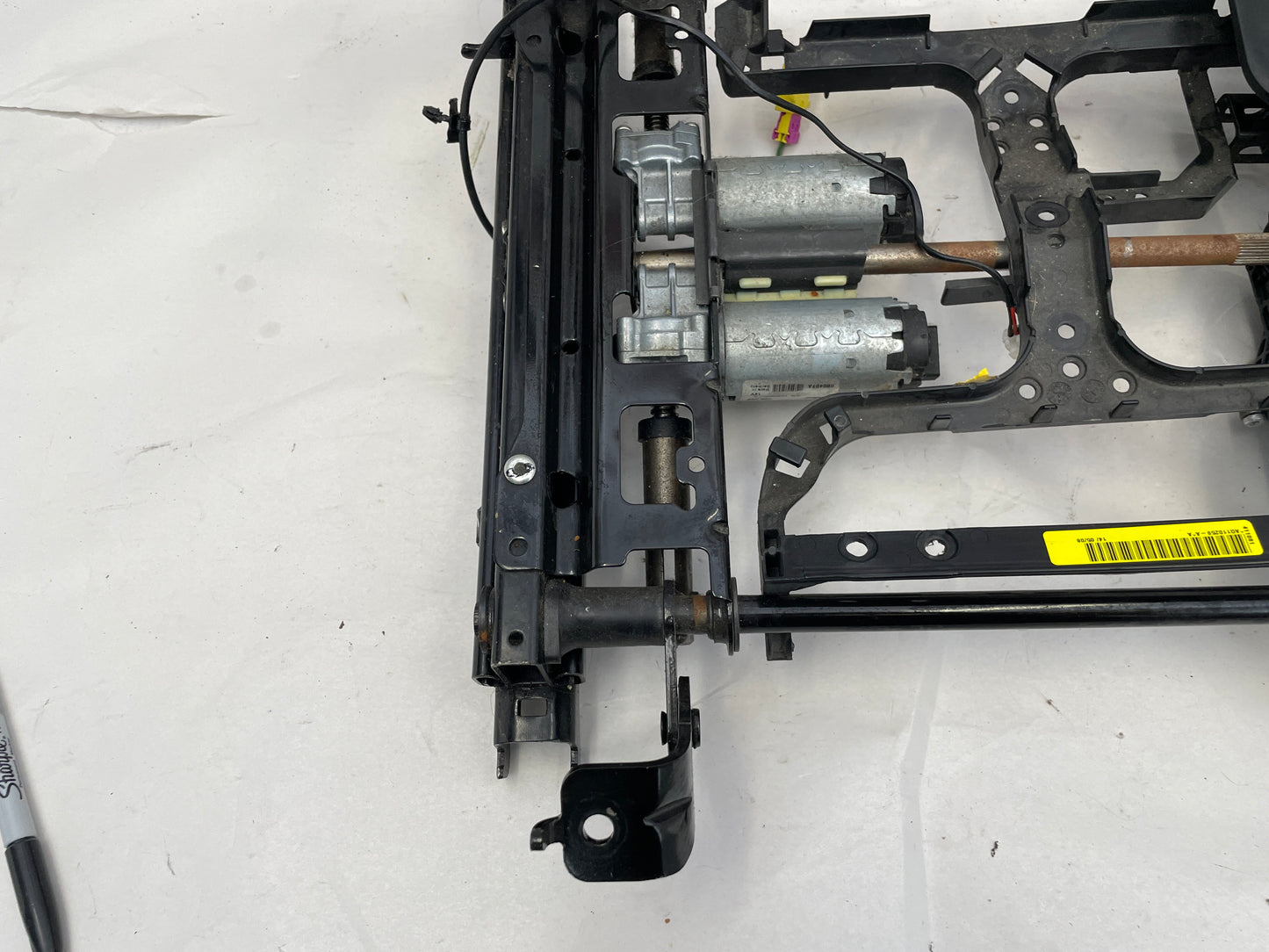 2009 Pontiac G8 Base Front LH Driver Seat Track Frame Electric OEM - Day's Parts Yard
