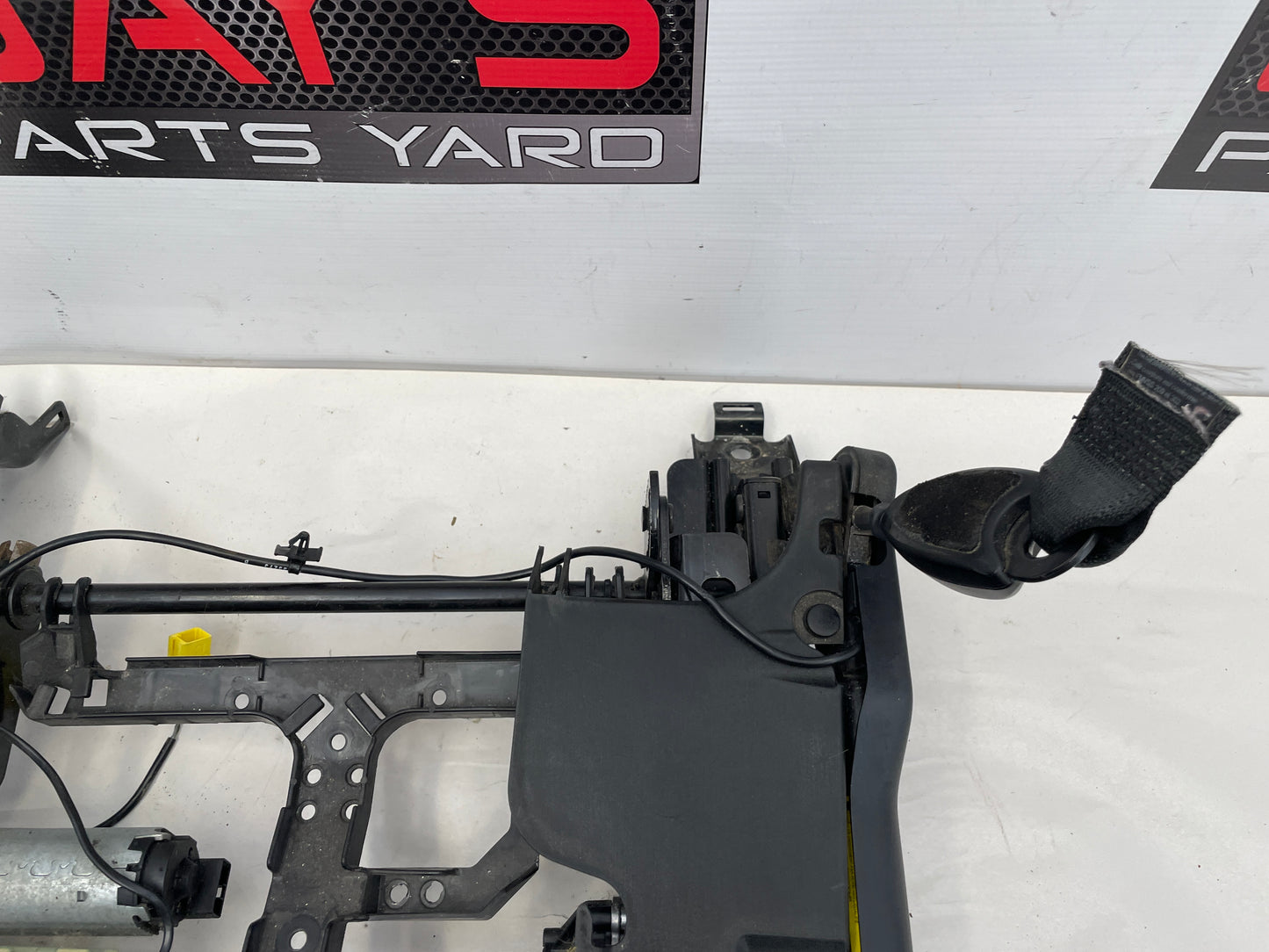 2009 Pontiac G8 Base Front LH Driver Seat Track Frame Electric OEM - Day's Parts Yard