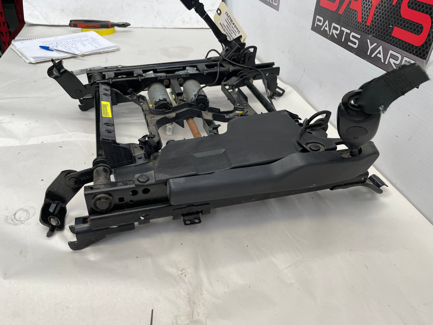2009 Pontiac G8 Base Front LH Driver Seat Track Frame Electric OEM - Day's Parts Yard