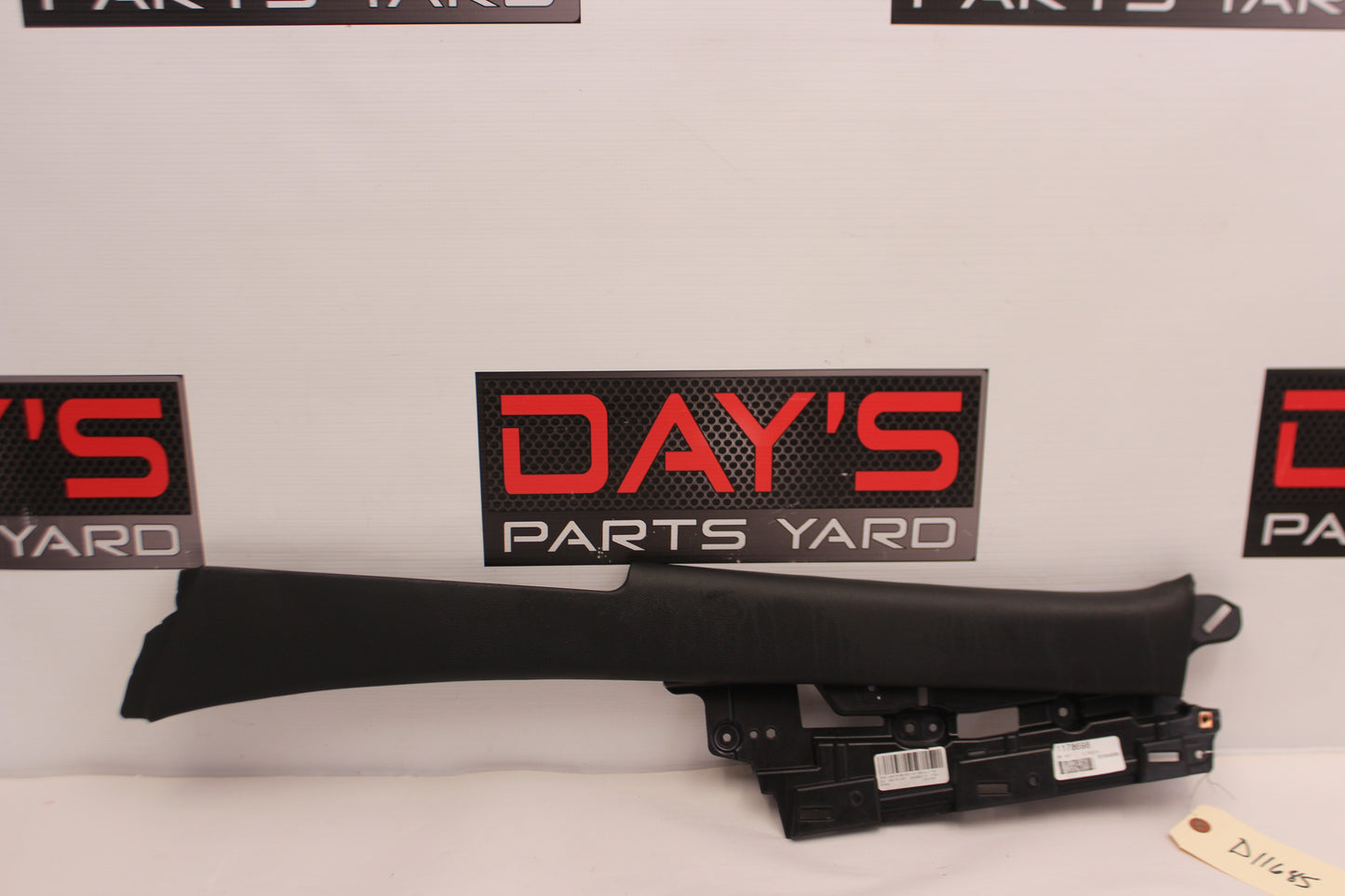 2016 Cadillac CTS-V RH Passenger Floor Console Trim OEM - Day's Parts Yard