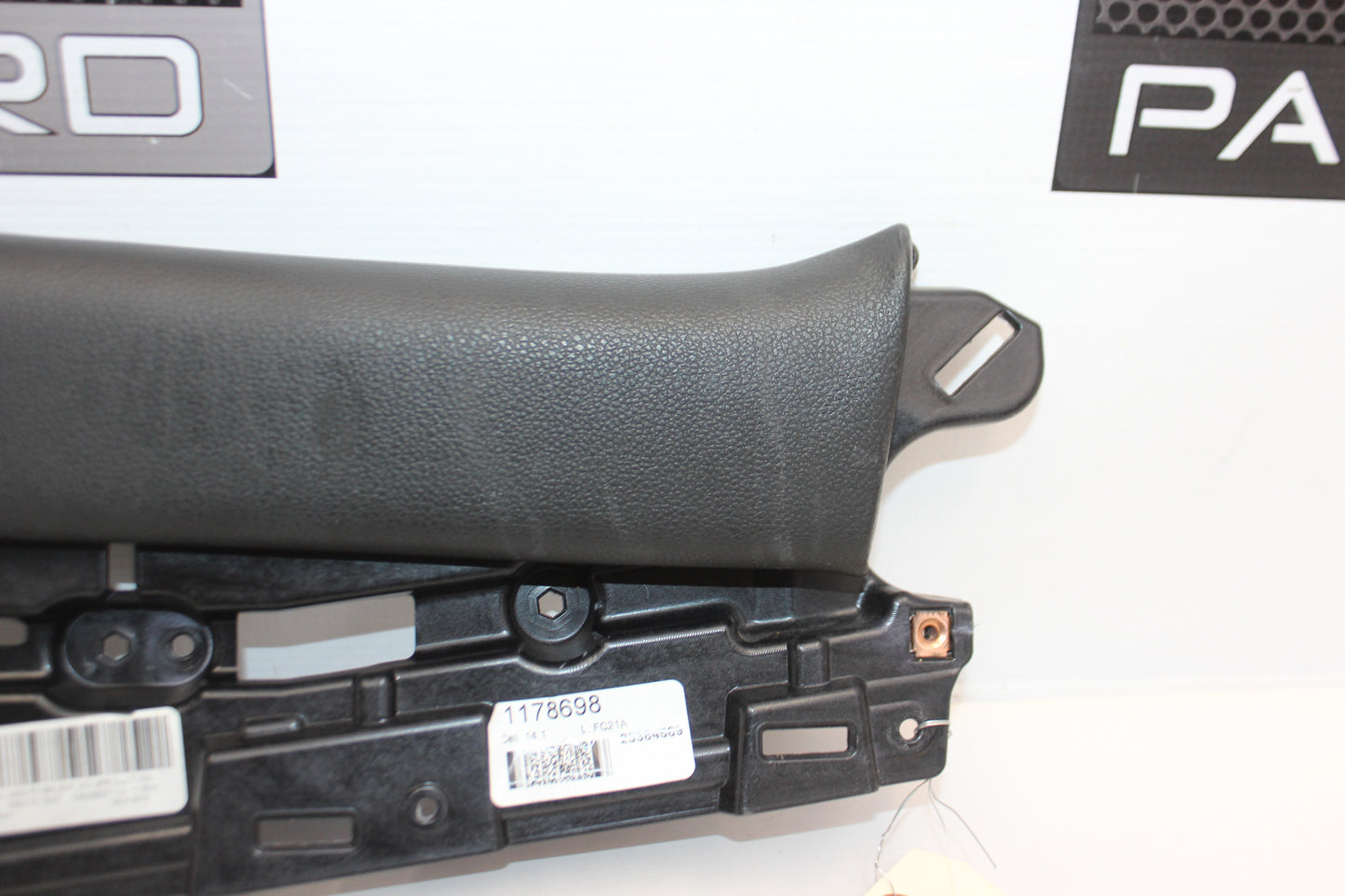 2016 Cadillac CTS-V RH Passenger Floor Console Trim OEM - Day's Parts Yard