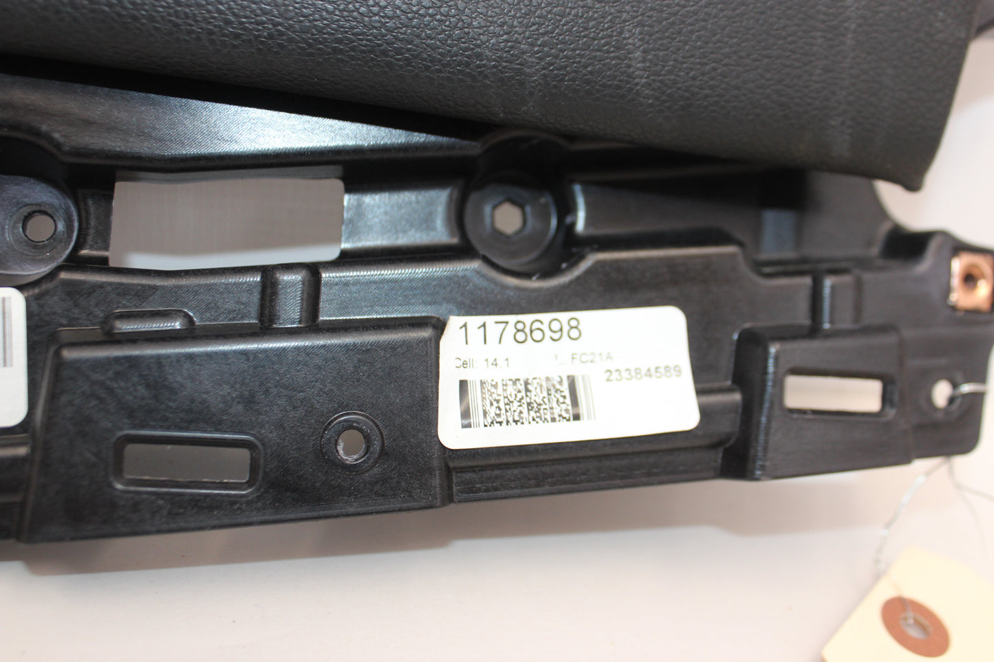 2016 Cadillac CTS-V RH Passenger Floor Console Trim OEM - Day's Parts Yard