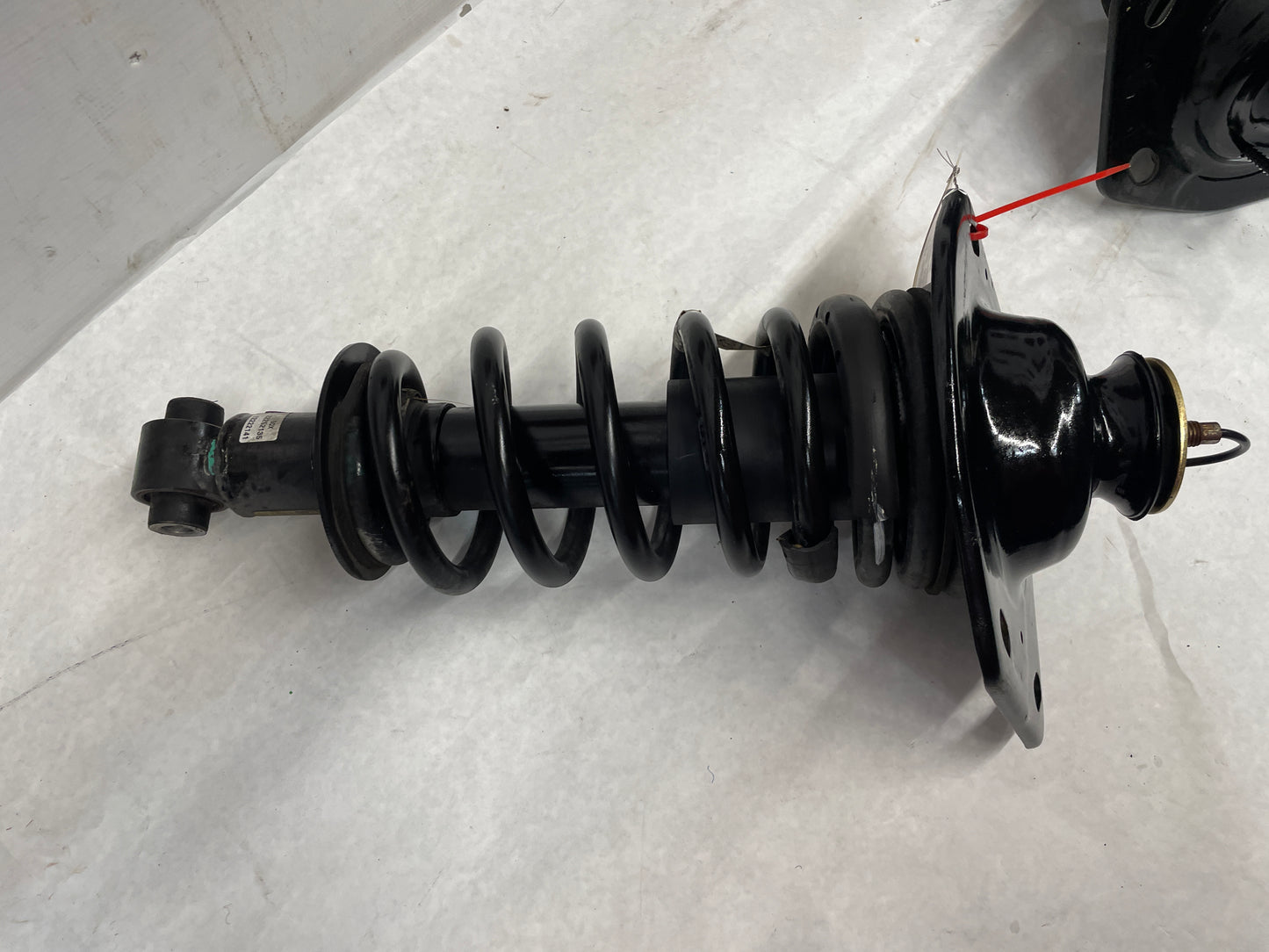 2013 Chevy Camaro ZL1 RH & LH Rear Magnetic Ride Struts OEM - Day's Parts Yard