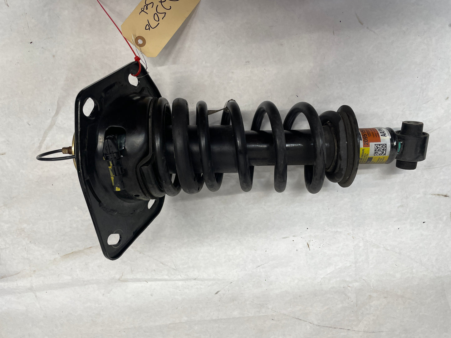 2013 Chevy Camaro ZL1 RH & LH Rear Magnetic Ride Struts OEM - Day's Parts Yard