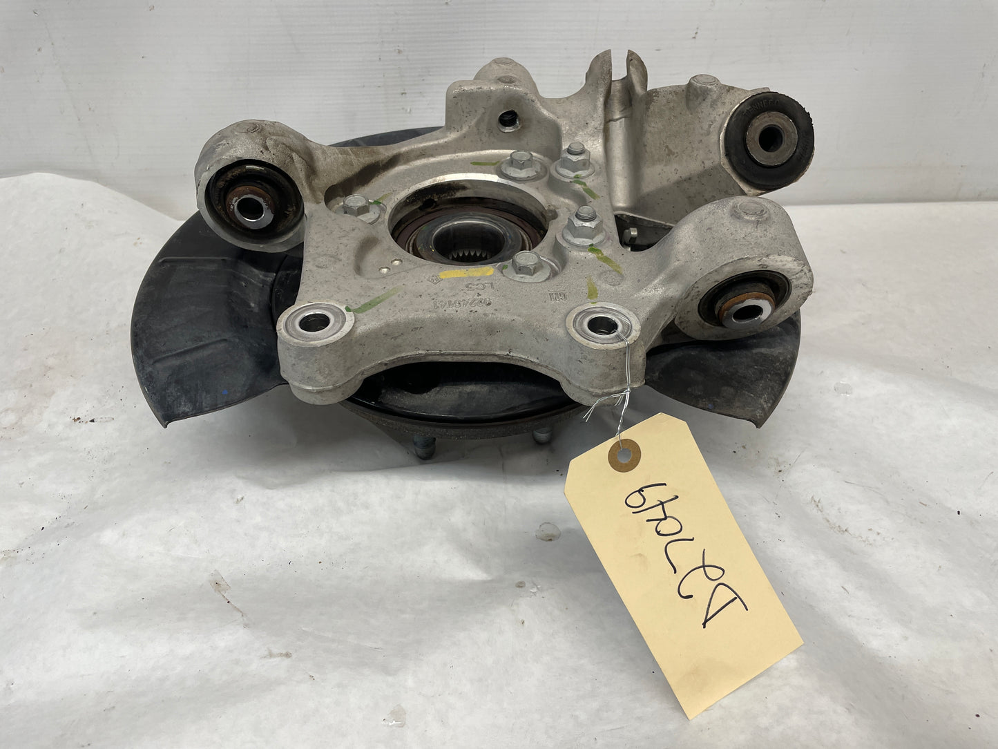 2015 Chevy Camaro SS LH Driver Rear Spindle Knuckle Hub Wheel Bearing OEM