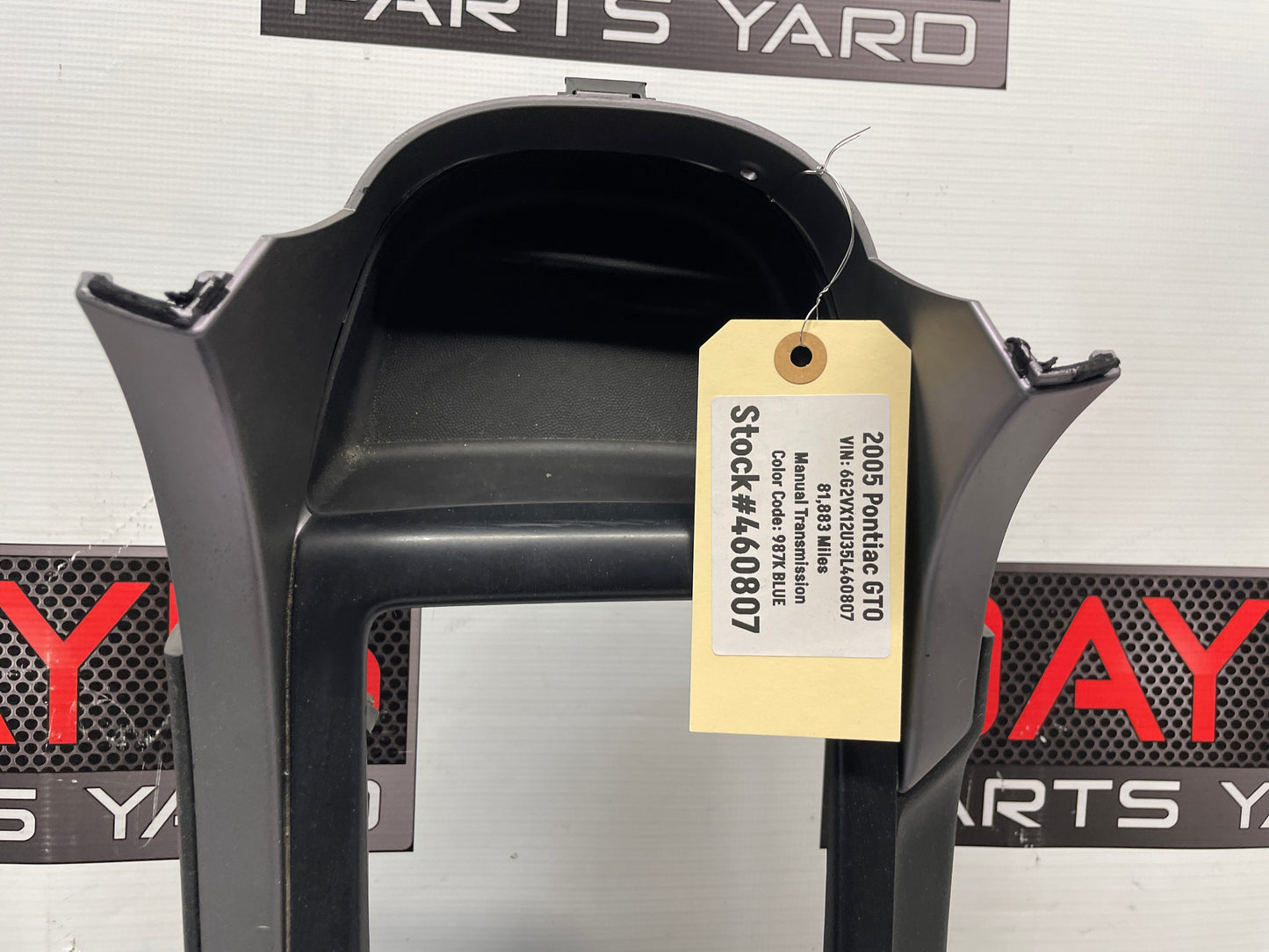 2005 Pontiac GTO Center Console Armrest OEM - Day's Parts Yard