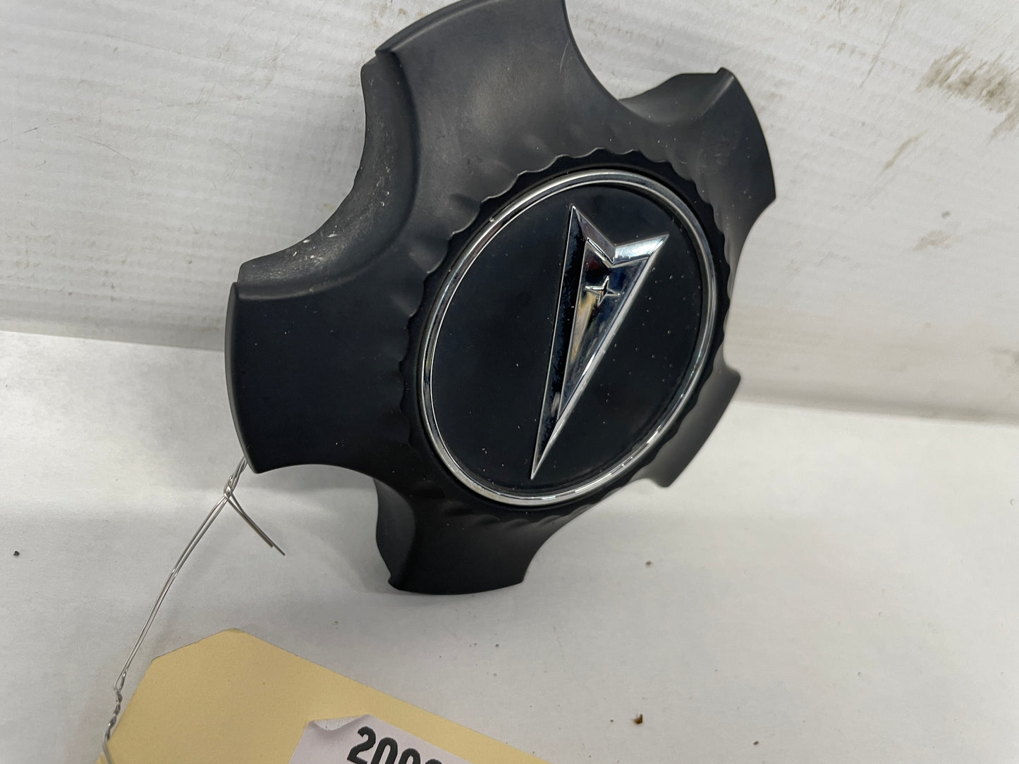 2008 Pontiac G8 GT Wheel Center Cap OEM - Day's Parts Yard