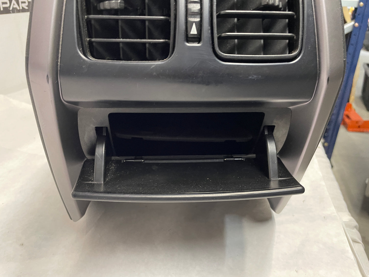 2005 Pontiac GTO Center Console Armrest OEM - Day's Parts Yard