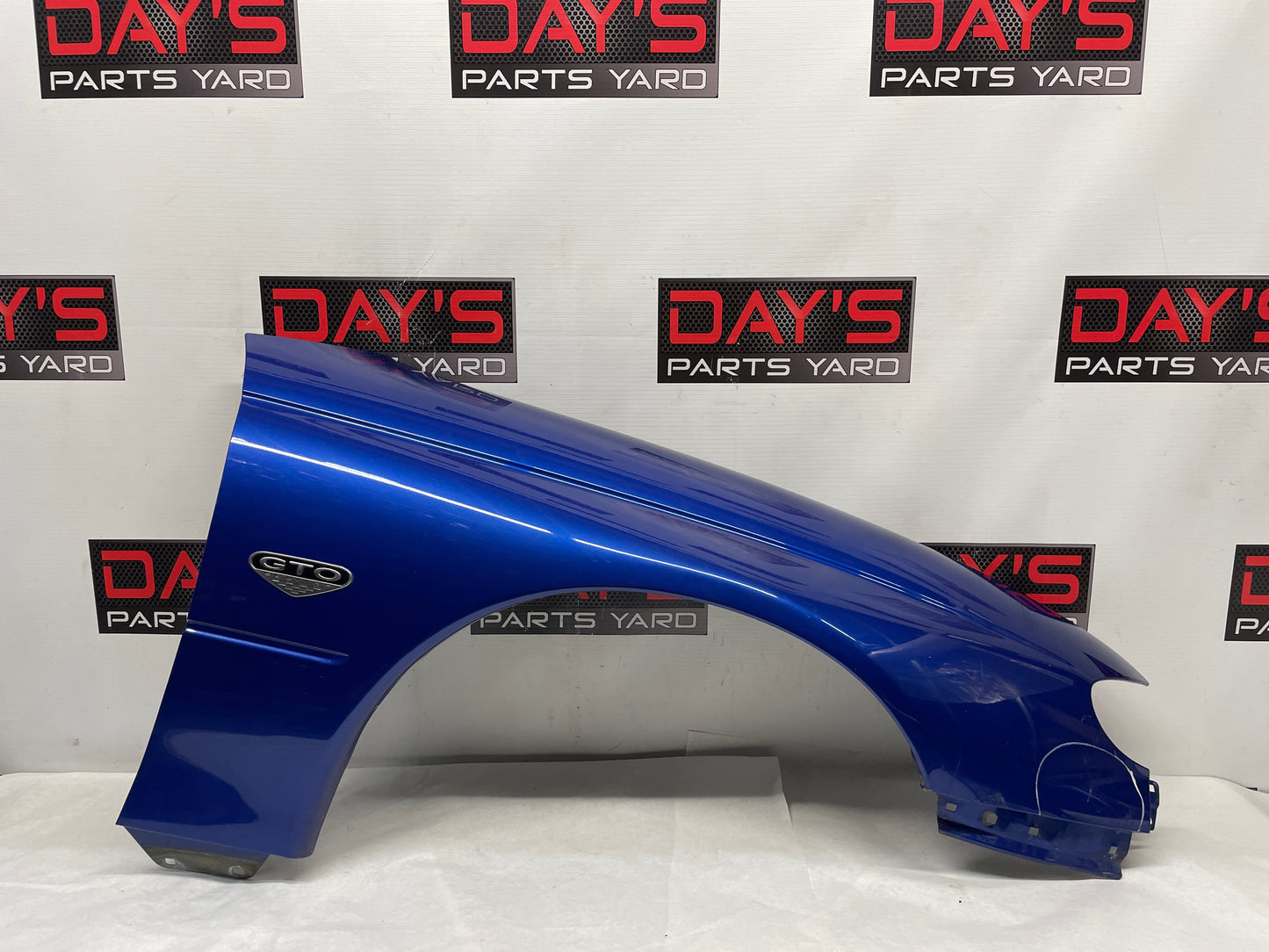 2005 Pontiac GTO RH Passenger Fender OEM DAMAGED LOCAL PICK UP ONLY - Day's Parts Yard