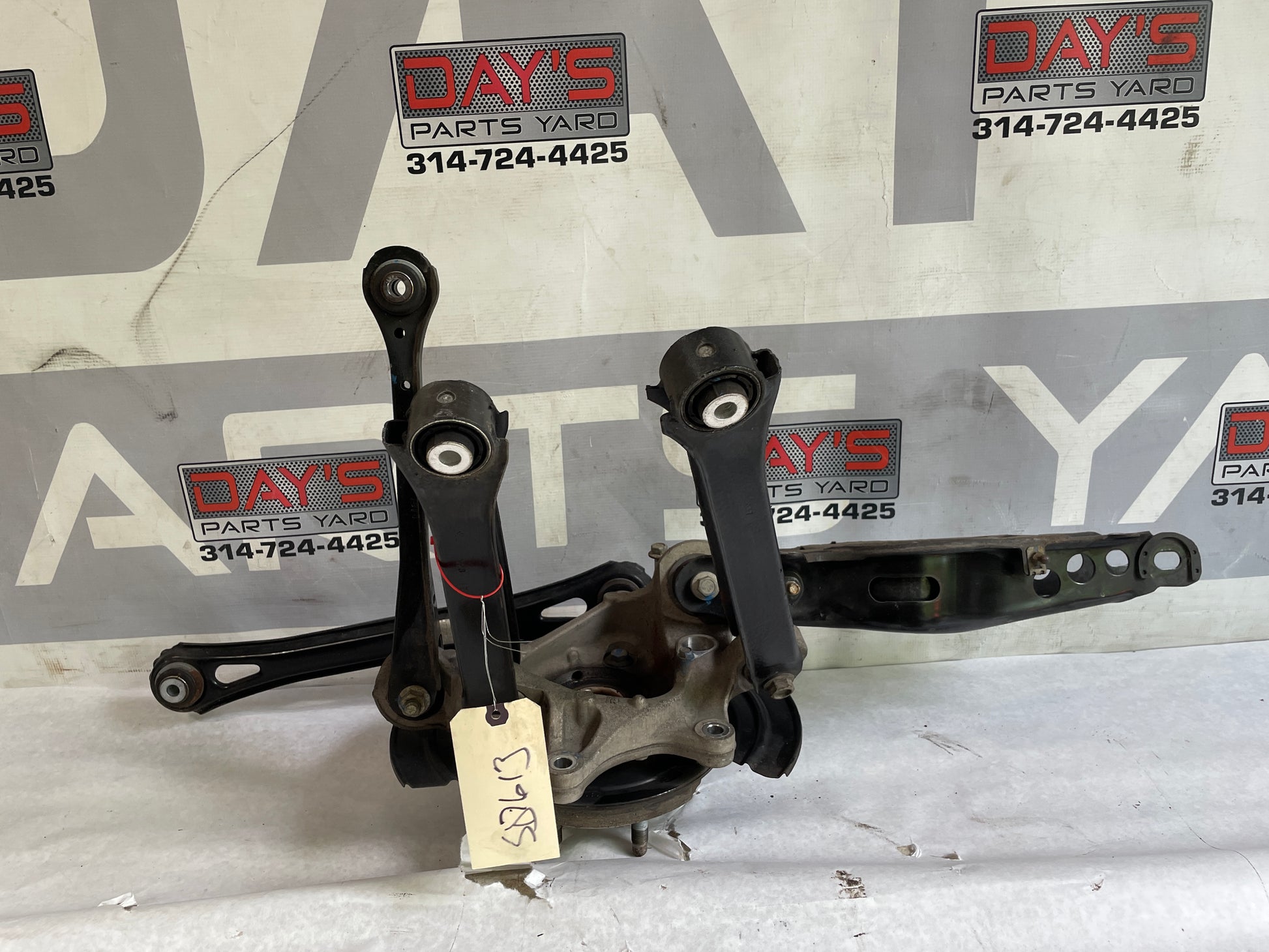 2017 Cadillac ATS-V Coupe Rear Passenger Susp Spindle Knuc Hub Control Arms OEM - Day's Parts Yard