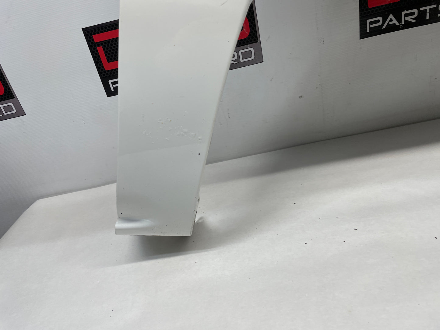 2003 Chevy Suburban RH Passenger Fender White OEM - Day's Parts Yard