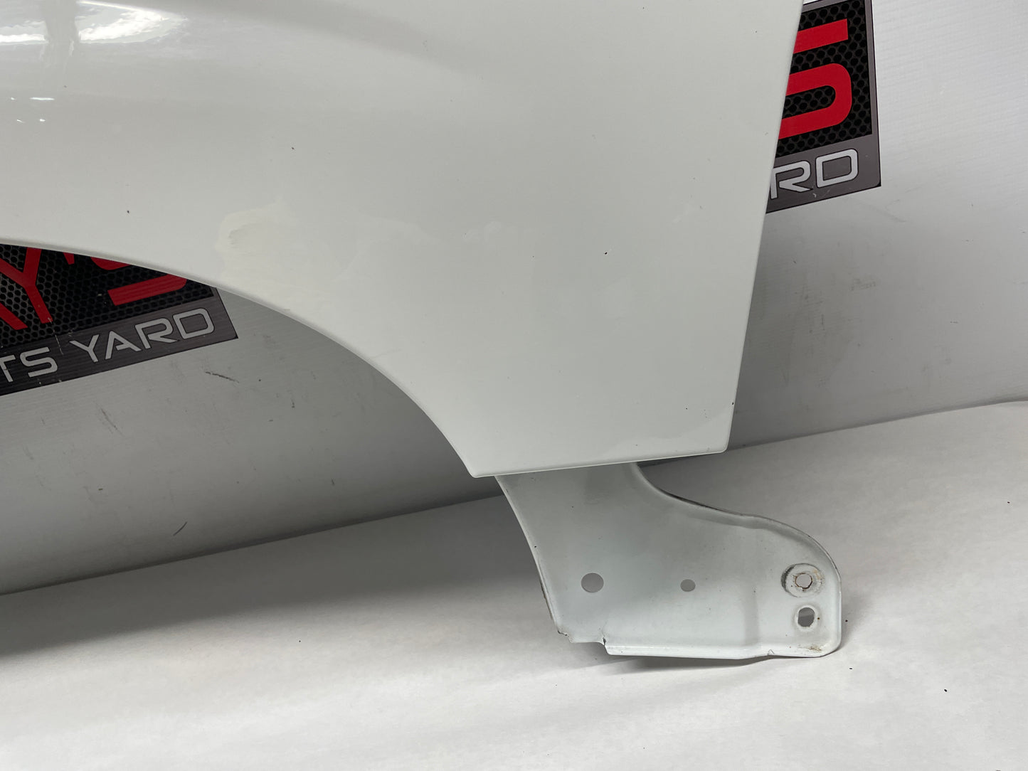 2003 Chevy Suburban RH Passenger Fender White OEM - Day's Parts Yard