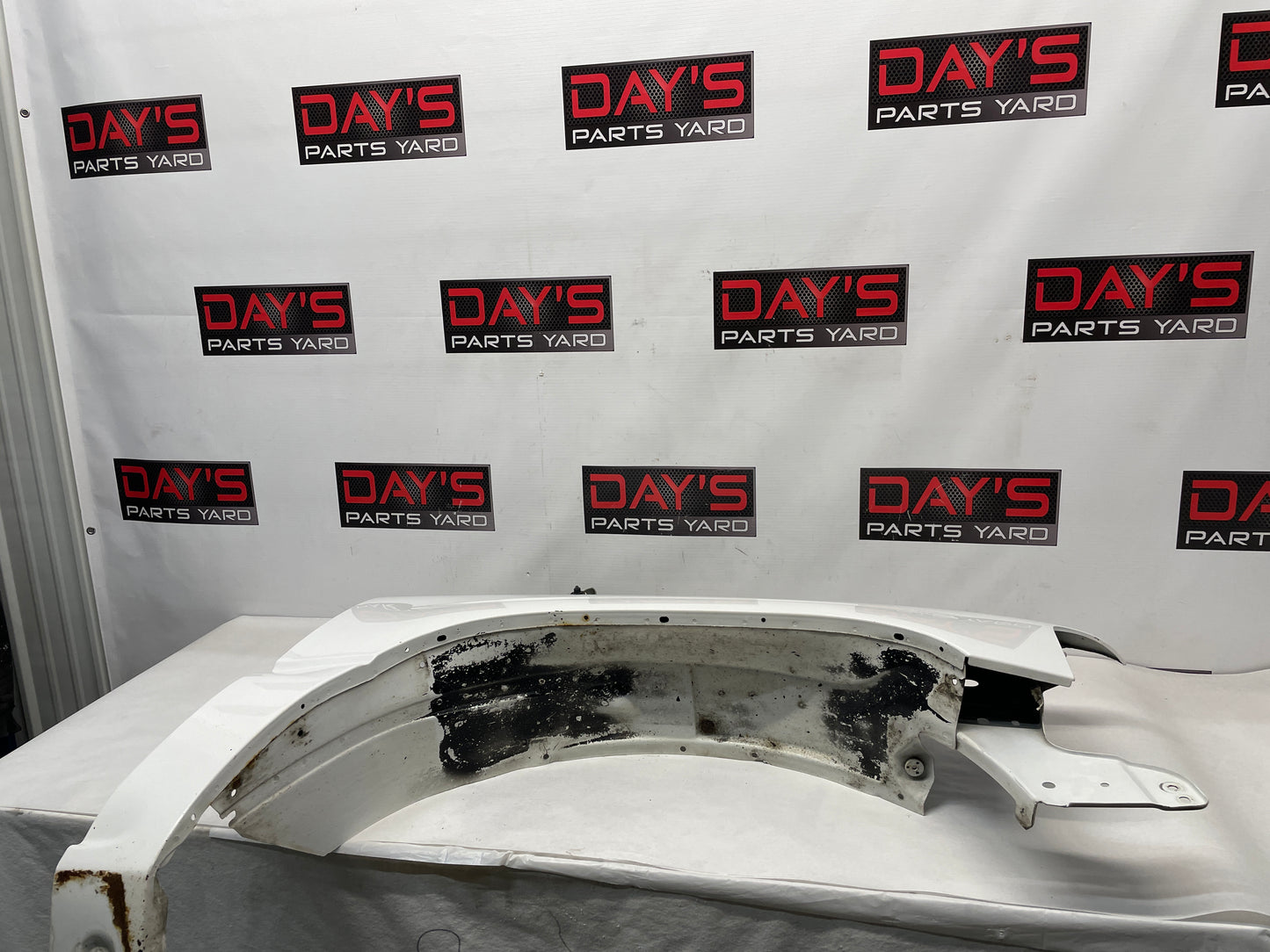 2003 Chevy Suburban RH Passenger Fender White OEM - Day's Parts Yard